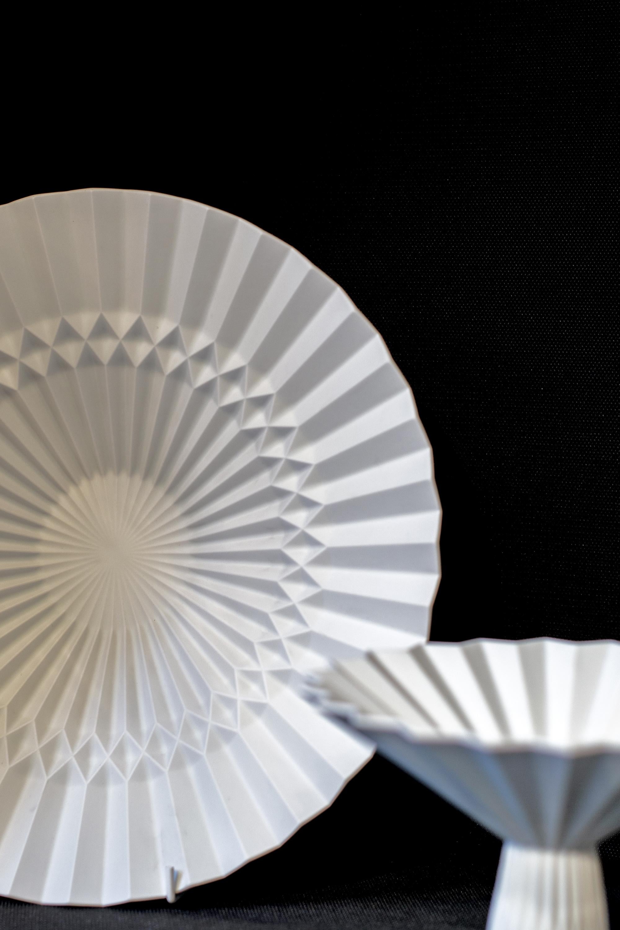Japanese Arita Porcelain Tray 'Pliage' For Sale 1