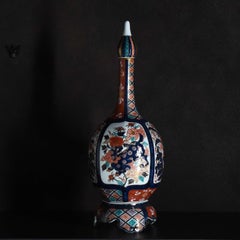 Japanese Arita "Rocket-Shaped" ornamental vase with stand