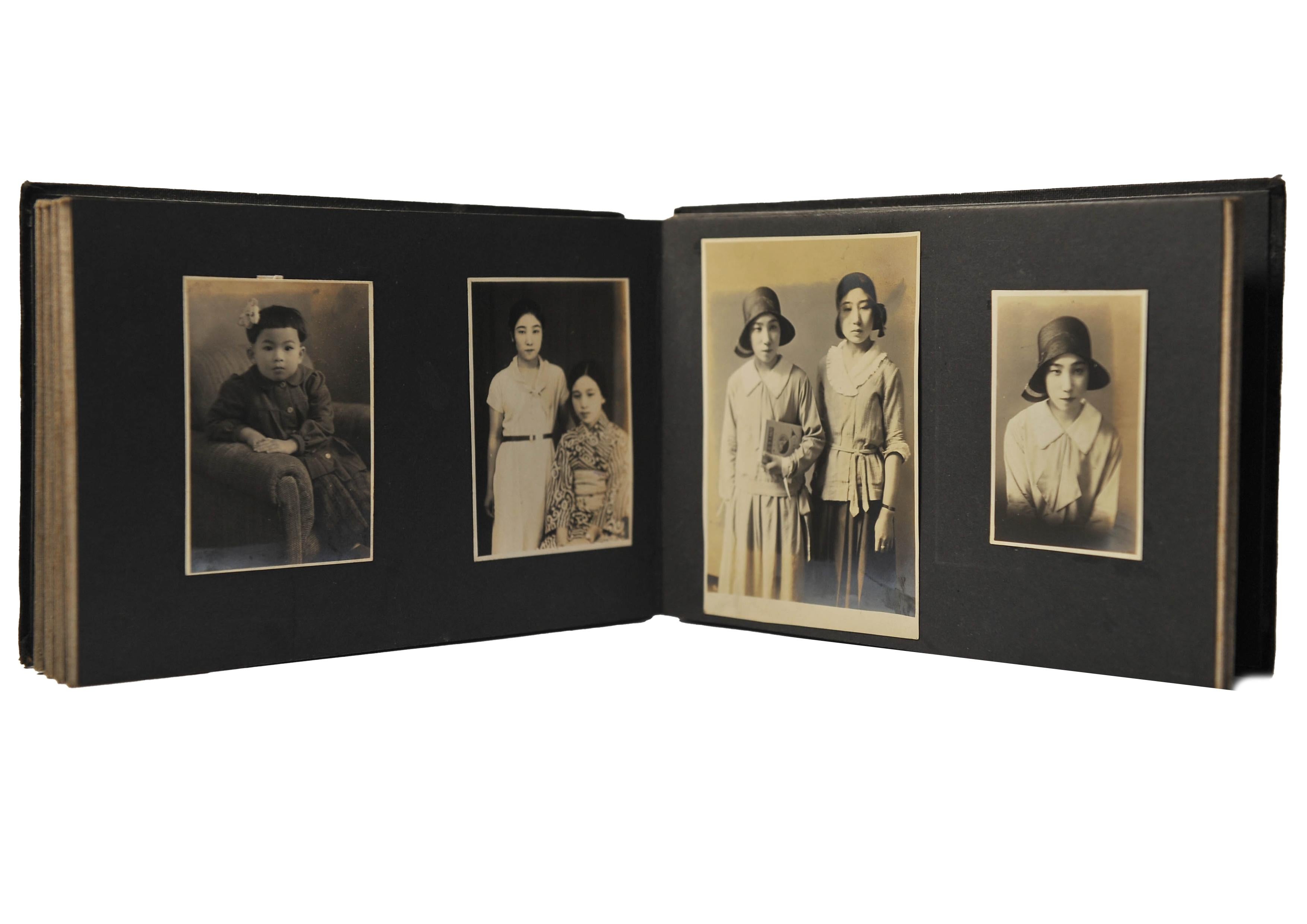 Album photo japonais Art déco du début du 20e siècle avec photos incluses en vente 1