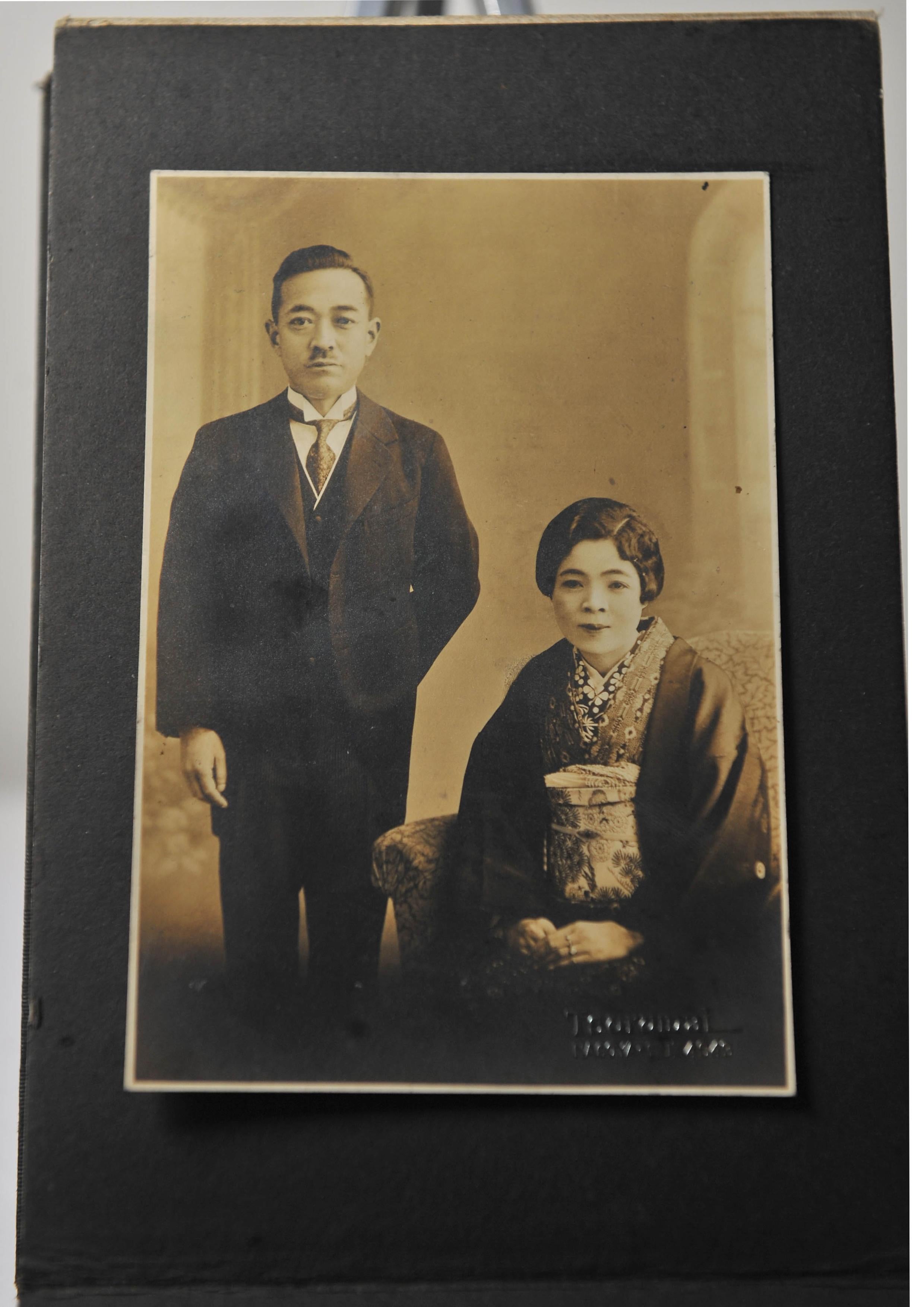 Album photo japonais Art déco du début du 20e siècle avec photos incluses en vente 2