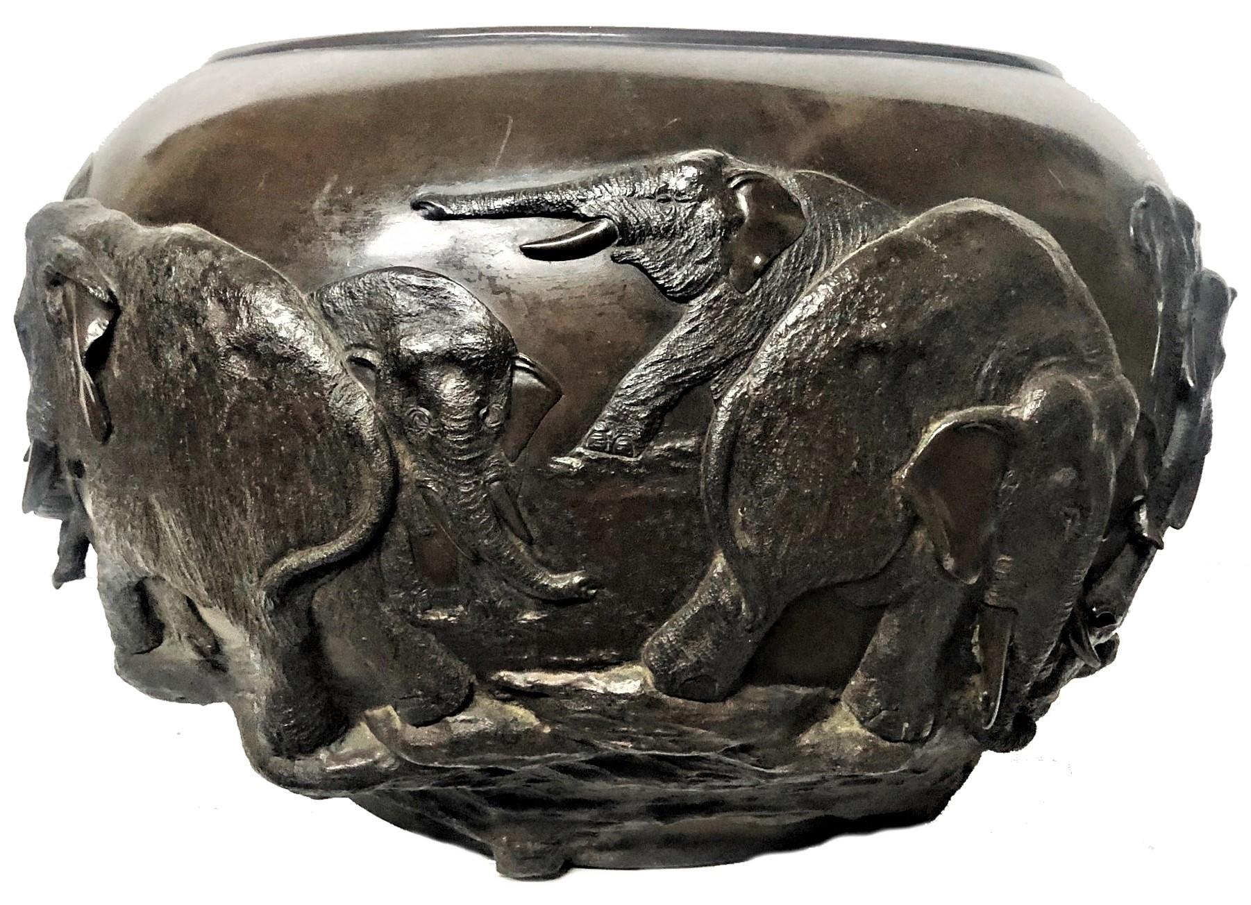 Japanese Art Deco, Grand Patinated Bronze Planter w/ Elephants, ca. 1930’s In Good Condition For Sale In New York, NY