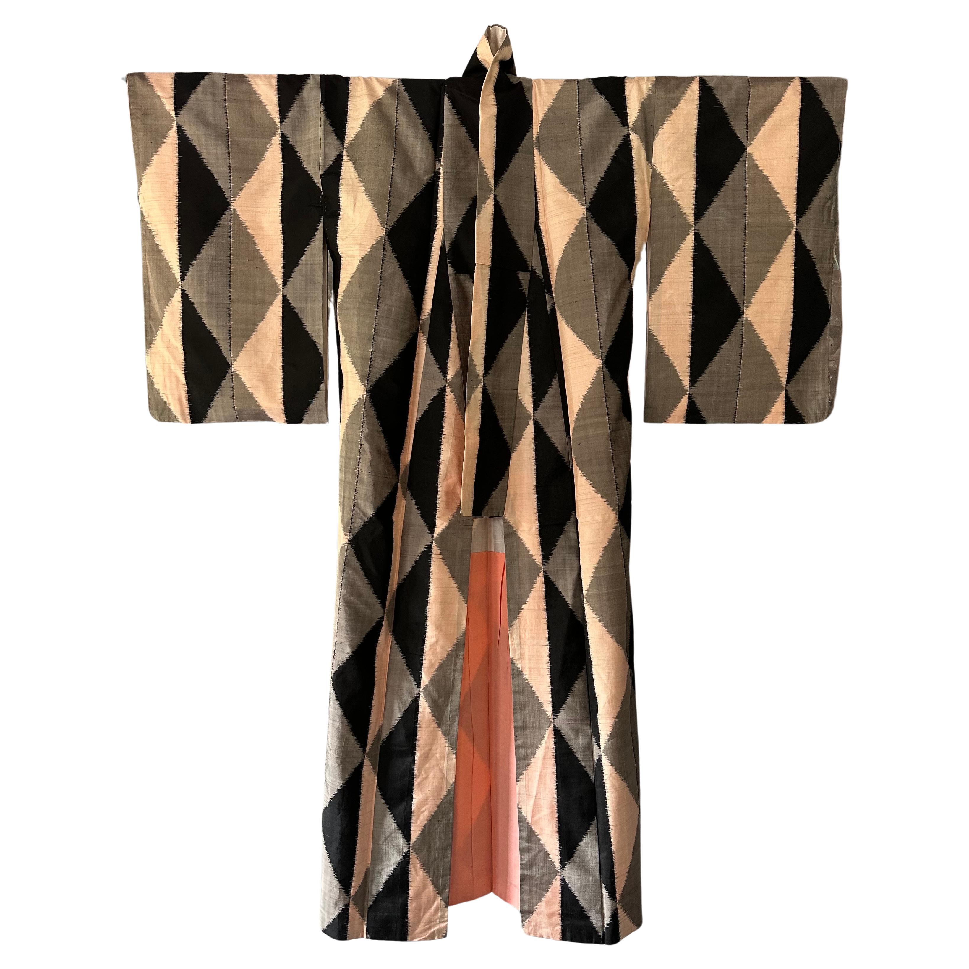 Japanese Art Deco Ikat Silk Meisen Kimono  In Good Condition For Sale In Atlanta, GA