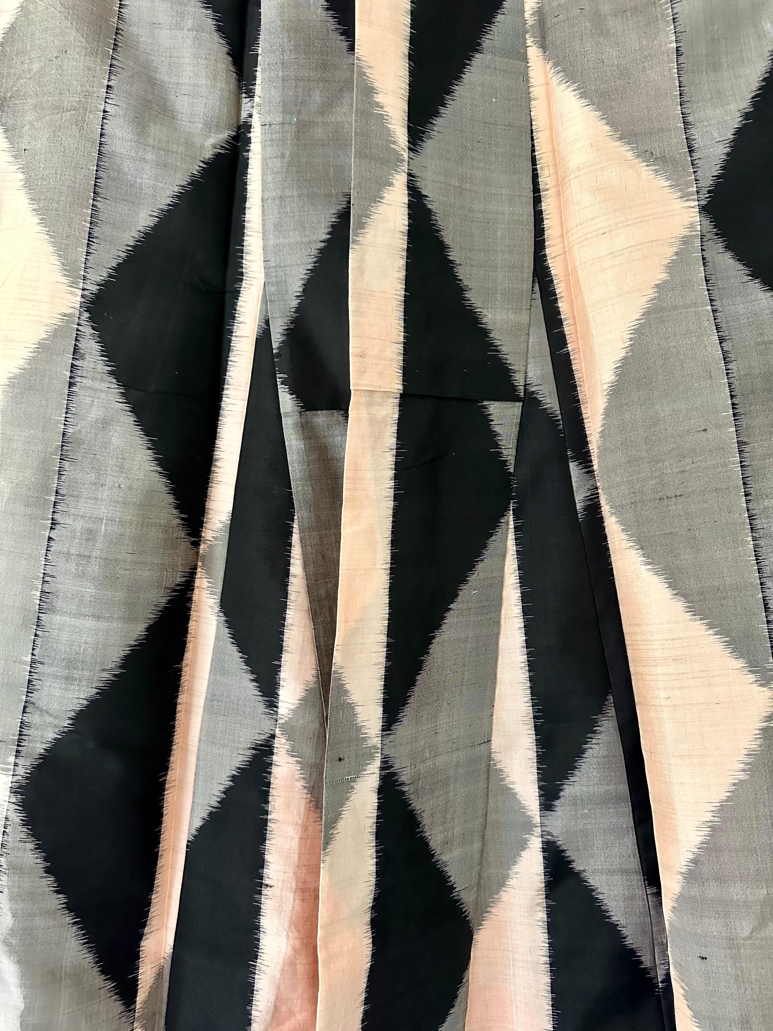 Kimono japonais Art Déco Ikat Meisen en soie en vente 1