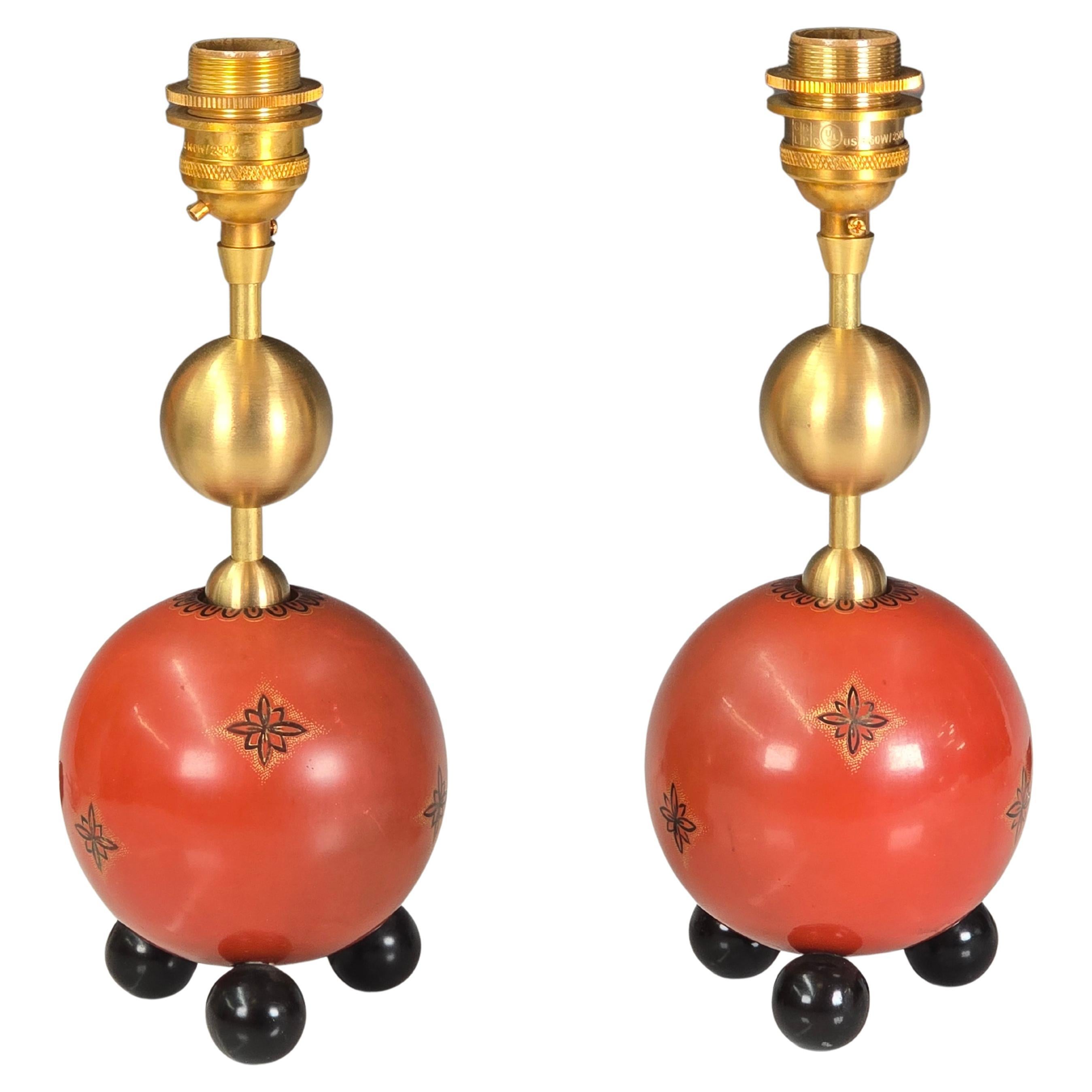 Pareja de lámparas japonesas Art Decó de madera lacada, años 30 en venta