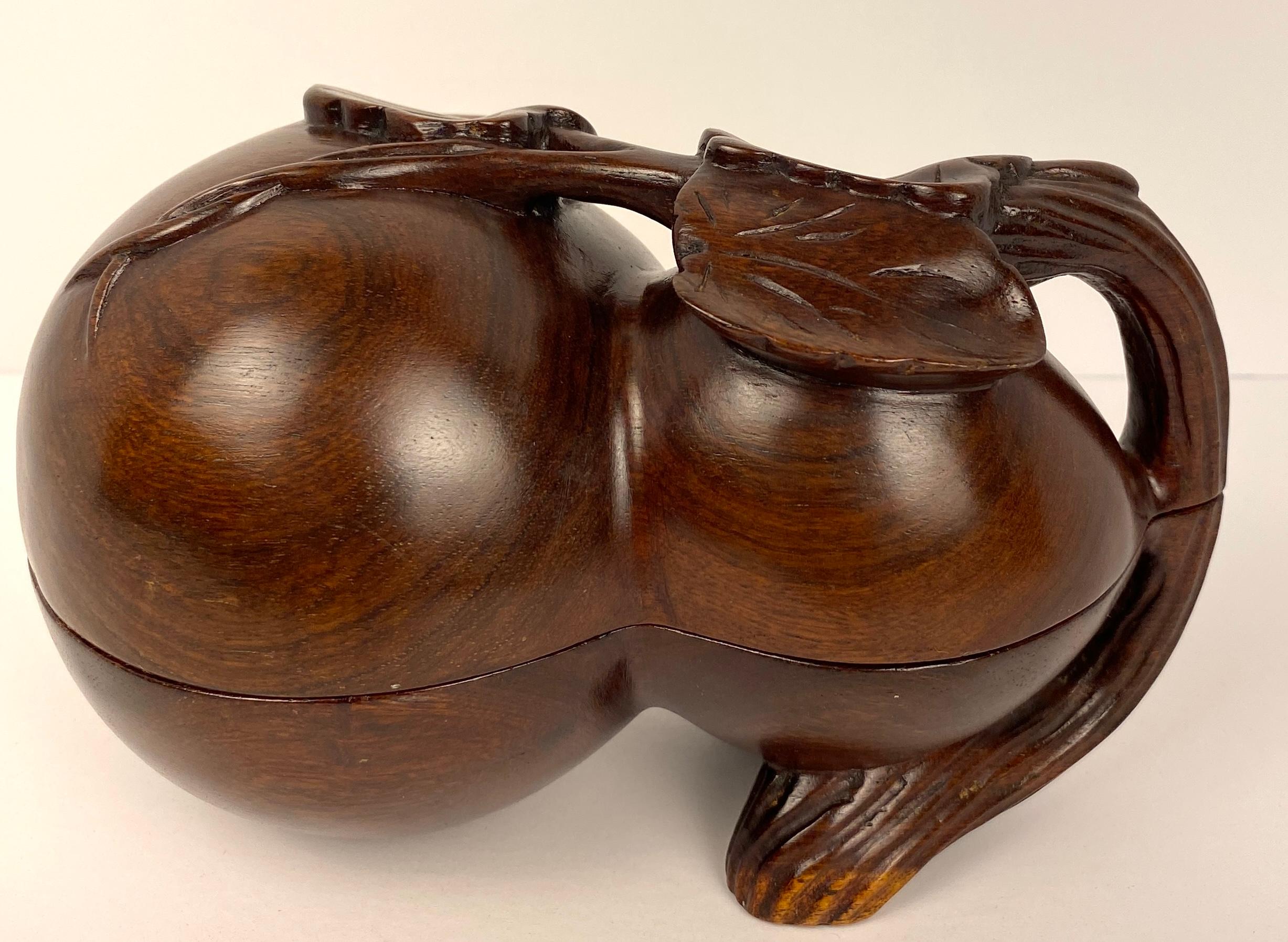 Japanisches Schmuckkästchen im Art-Deco-Stil oder handgeschnitztes Rosenholz-Schmuckkästchen (Handgefertigt) im Angebot