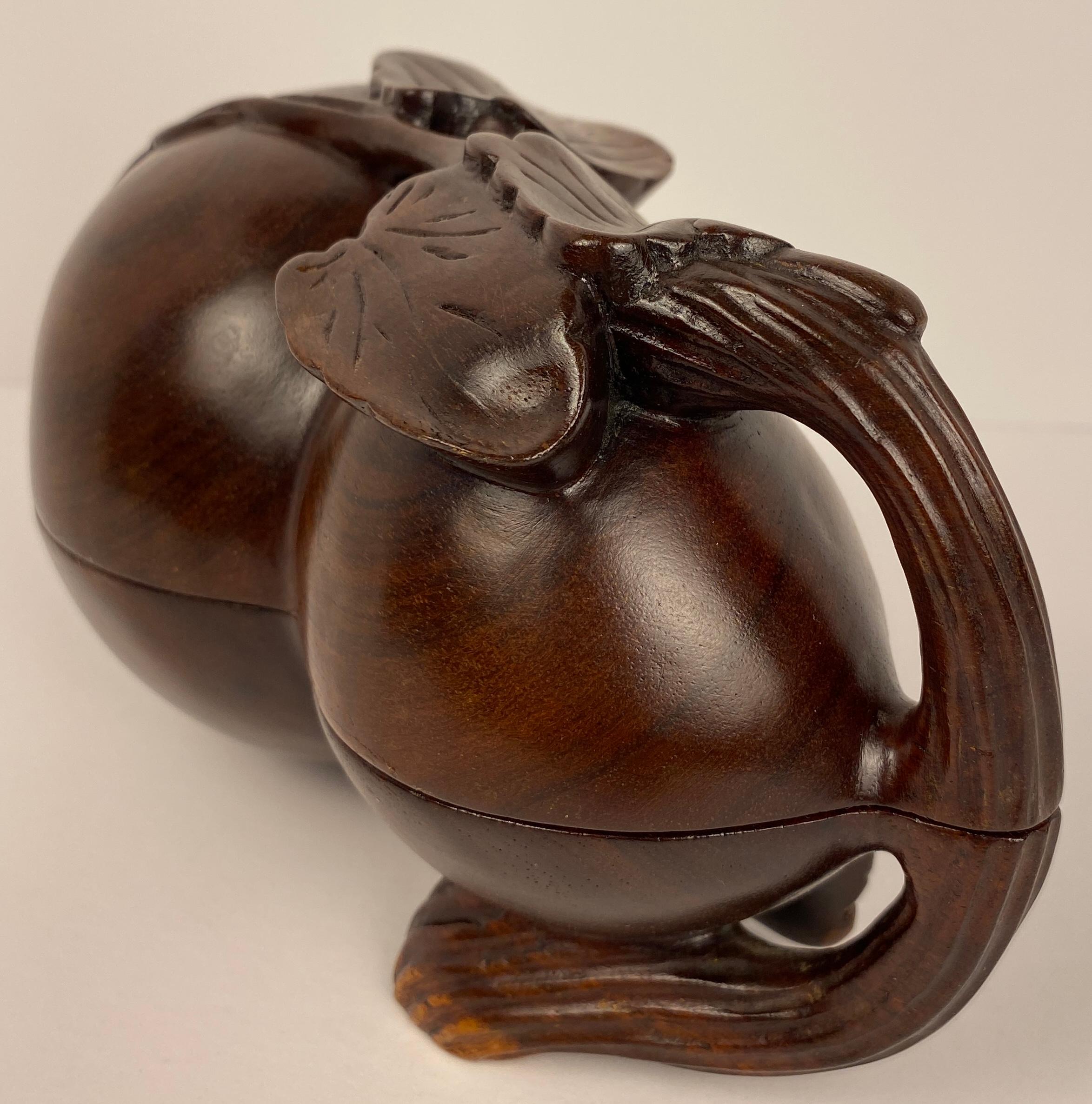 Japanisches Schmuckkästchen im Art-Deco-Stil oder handgeschnitztes Rosenholz-Schmuckkästchen im Zustand „Gut“ im Angebot in Miami, FL
