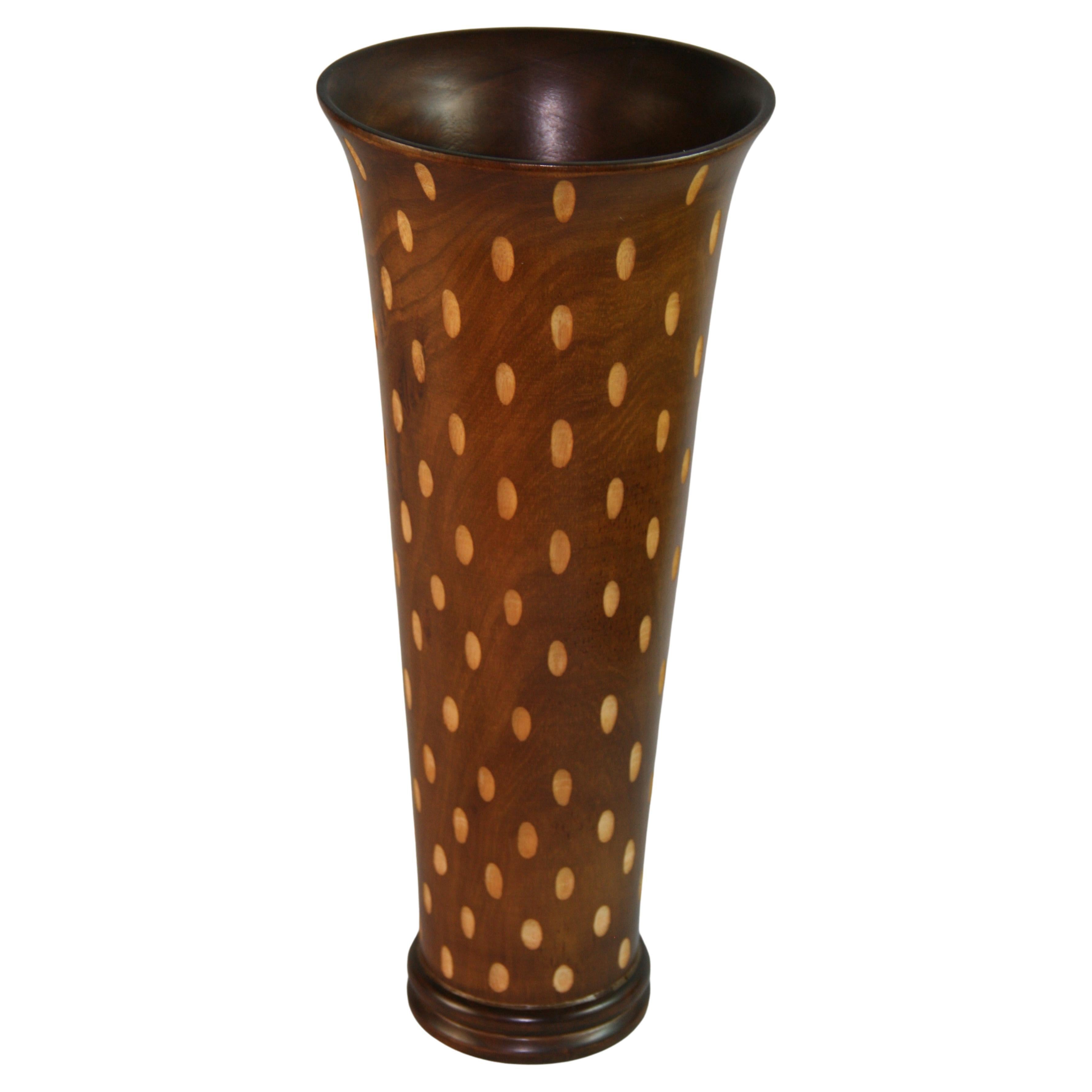 Vaso in legno tornito a mano in stile Art Deco giapponese con ritagli ovali incisi