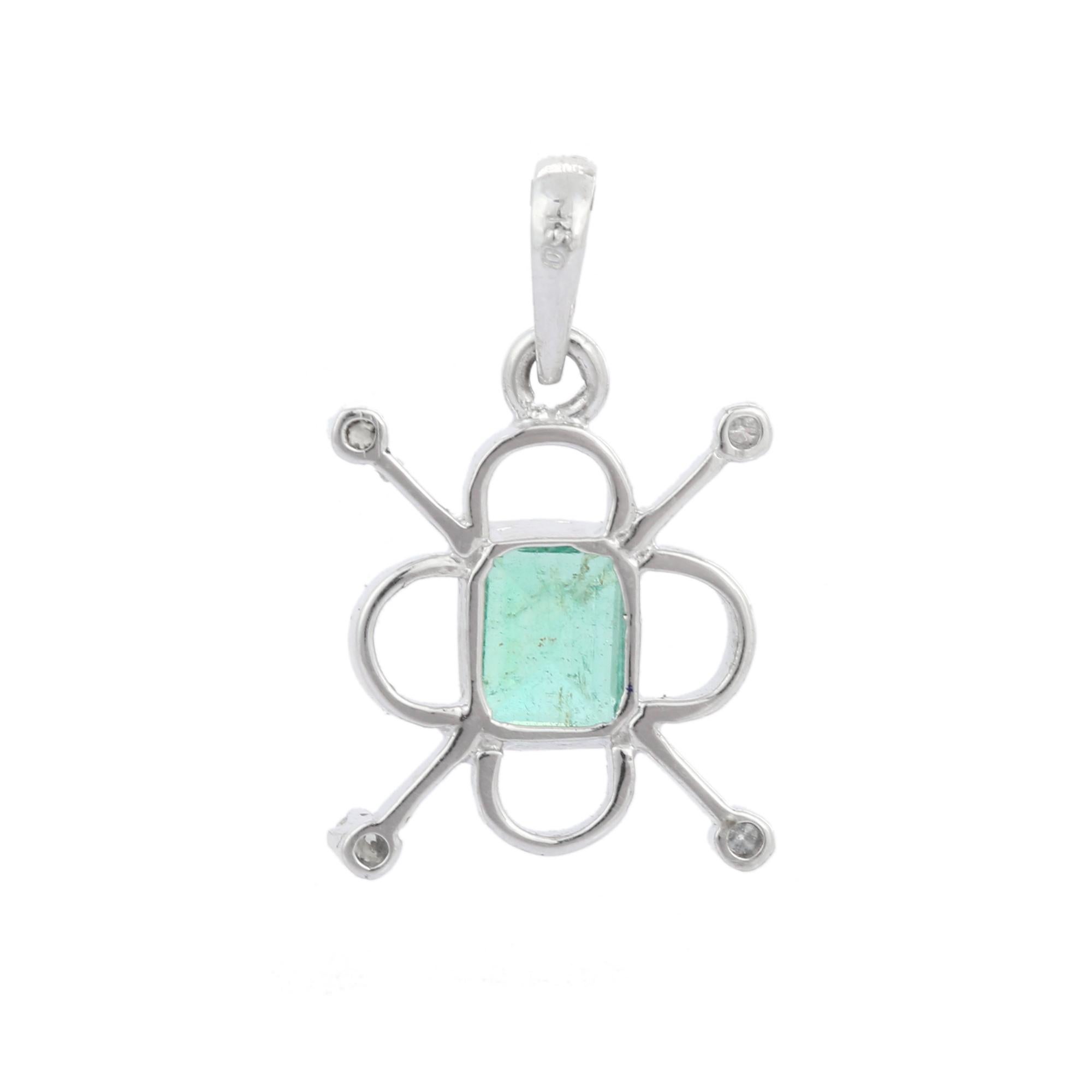 Artiste Pendentif en or blanc 18 carats avec diamants et émeraude, design d'art japonais en vente