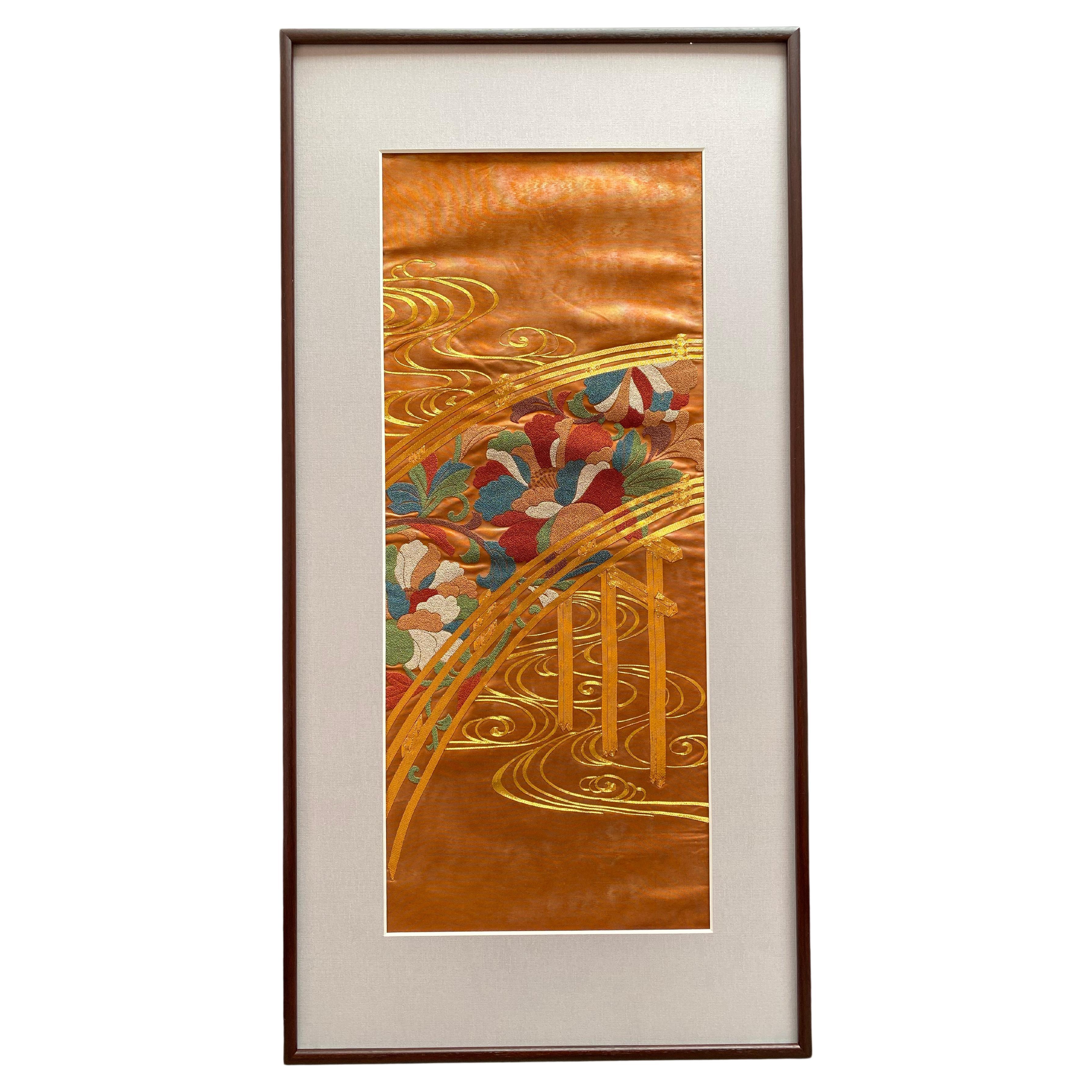 Japanische Kimono-Kunst / bestickte Wandkunst - Pfingstrosenbridge- im Angebot