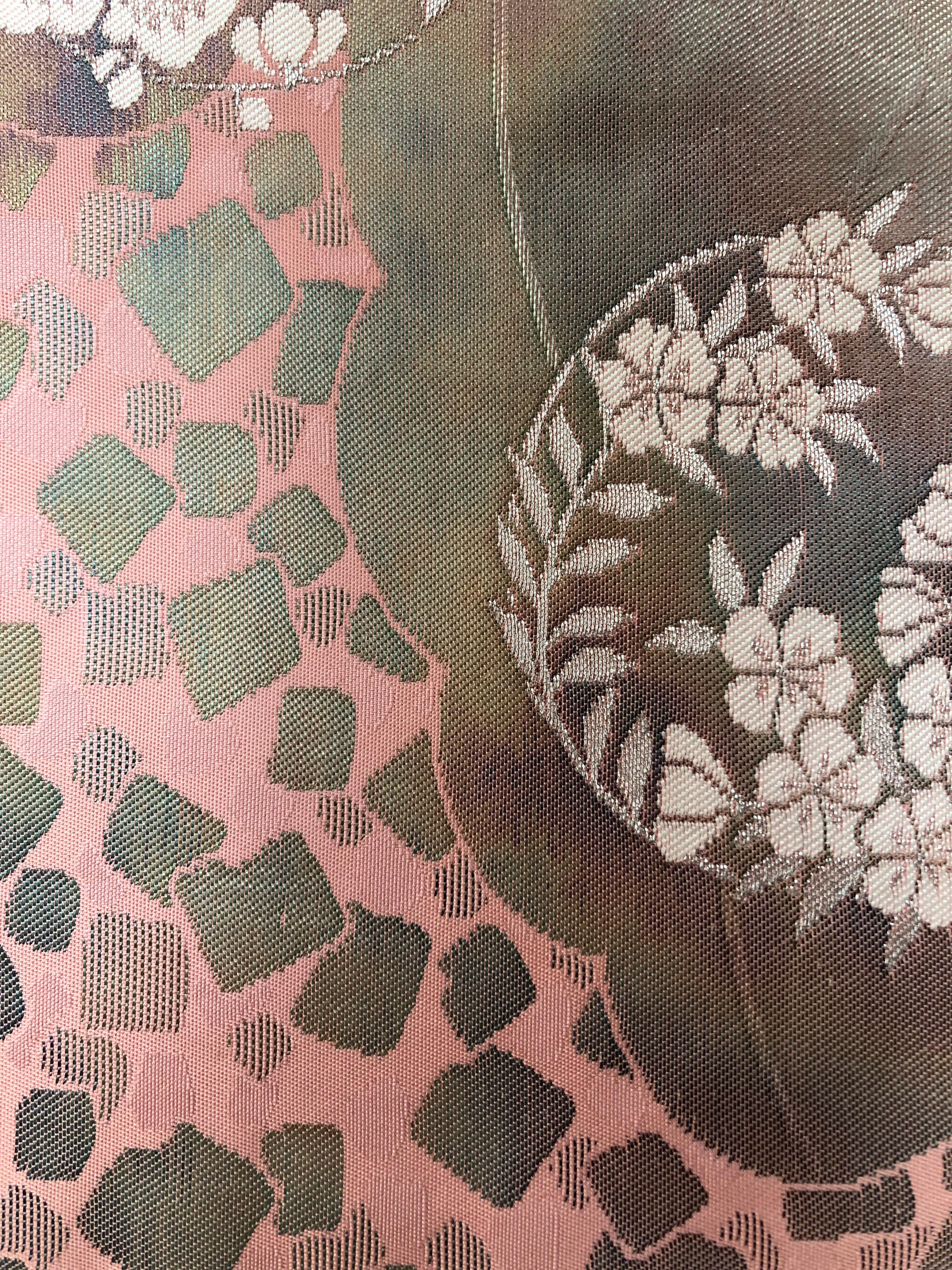 Japanische Kunst / Kimono-Kunst – Jahreszeitenblumen  (Handgefertigt) im Angebot