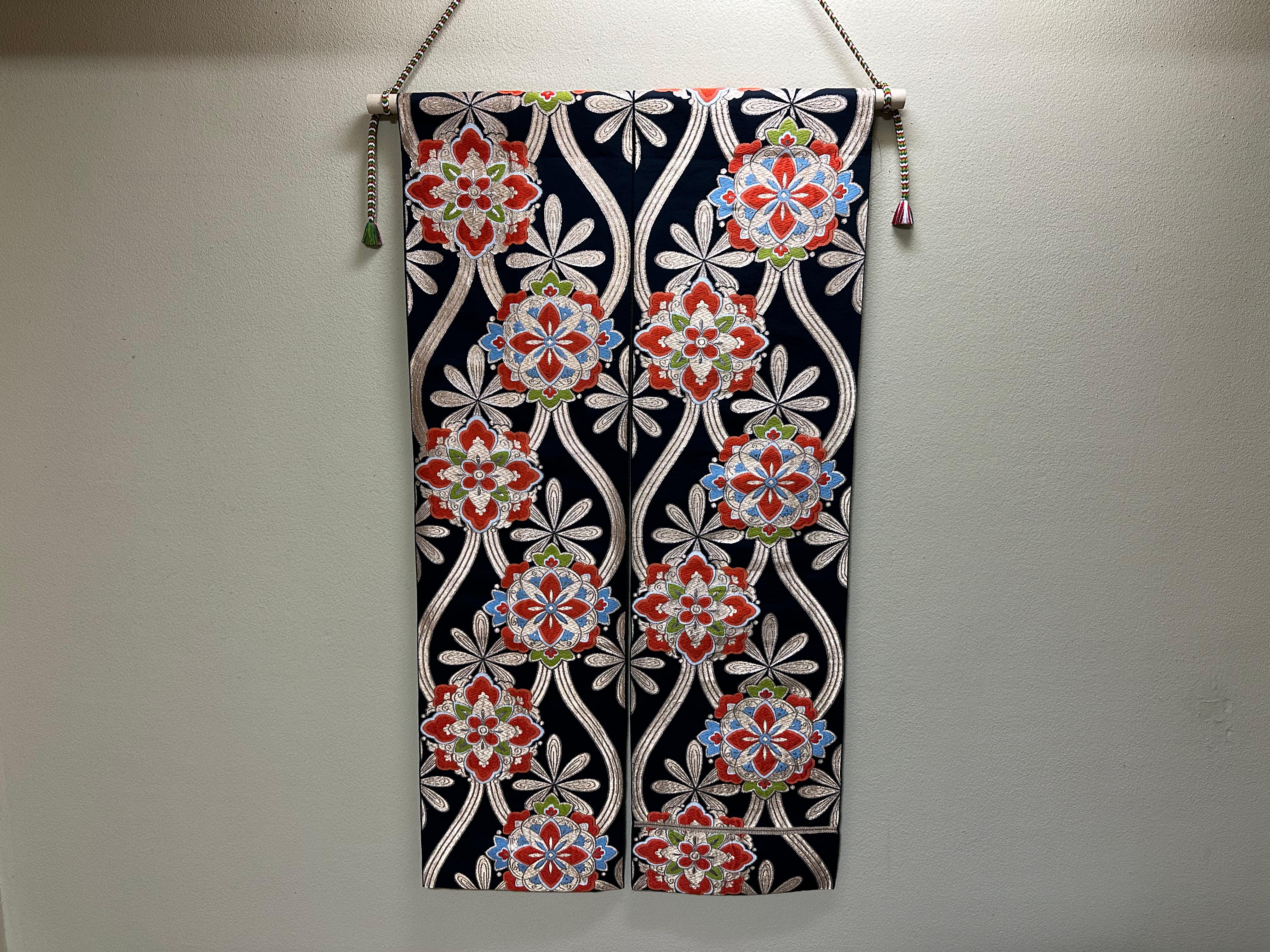 how to hang kimono on wall