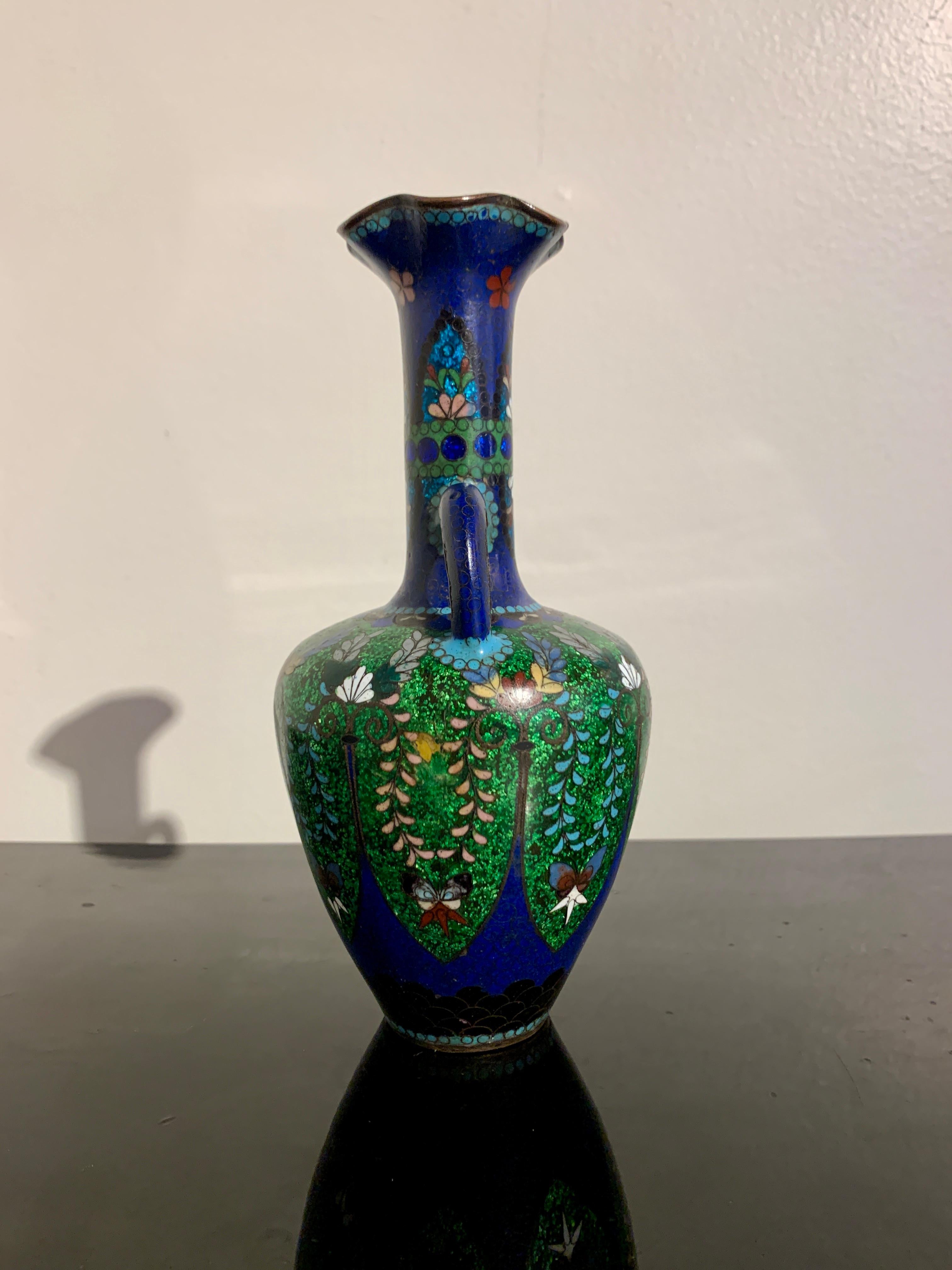 Japanische Cloisonne- und Ginbari-Amphora-Vase im Jugendstil, Meiji-Zeit, Japan (Kupfer) im Angebot