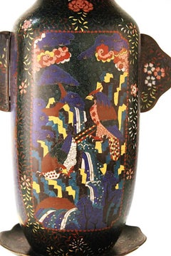 Jarrón decorativo japonés Art Nouveau de cloisonné con pájaros y peces, Circa 1900