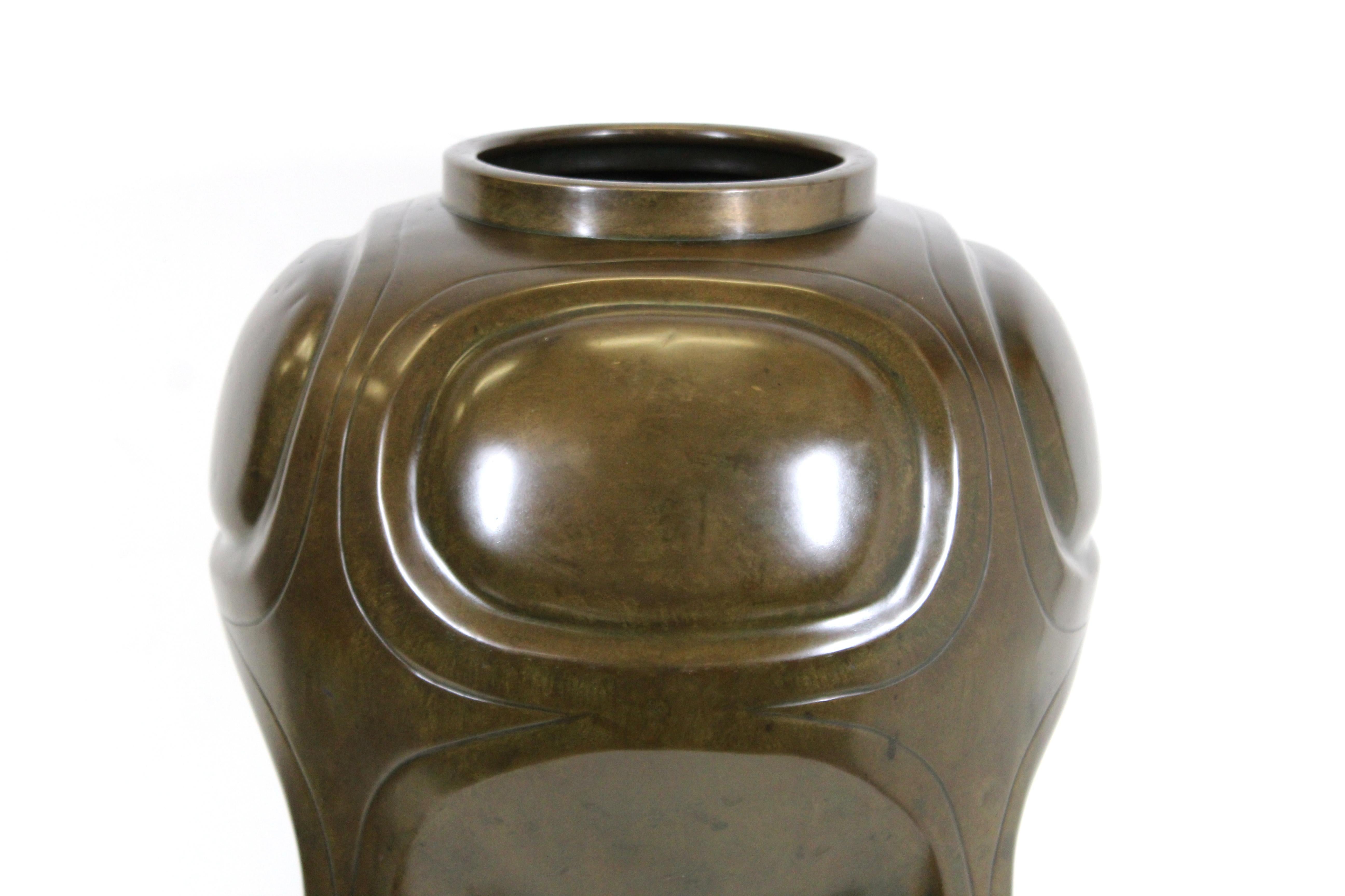 Early 20th Century Japanese Art Nouveau Bronze Urn For Sale