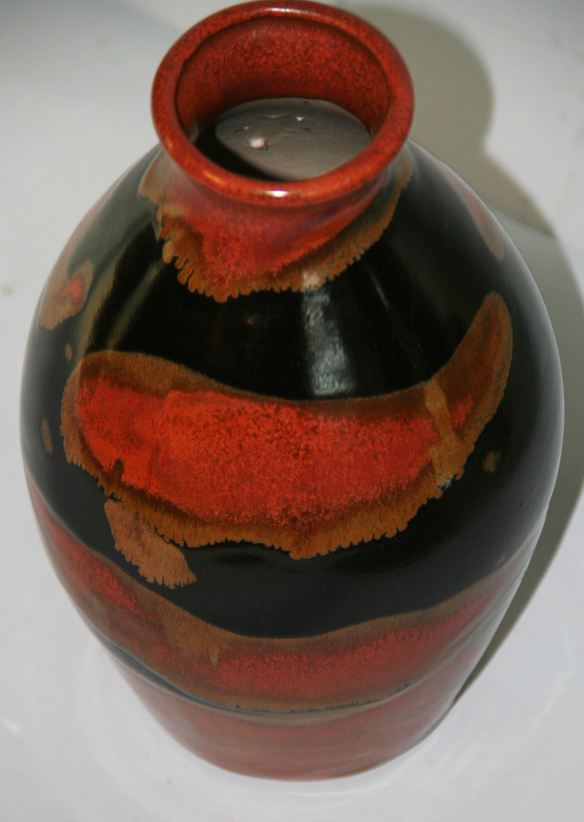 Fine XX secolo Vaso in ceramica smaltata realizzato da un artista giapponese in vendita