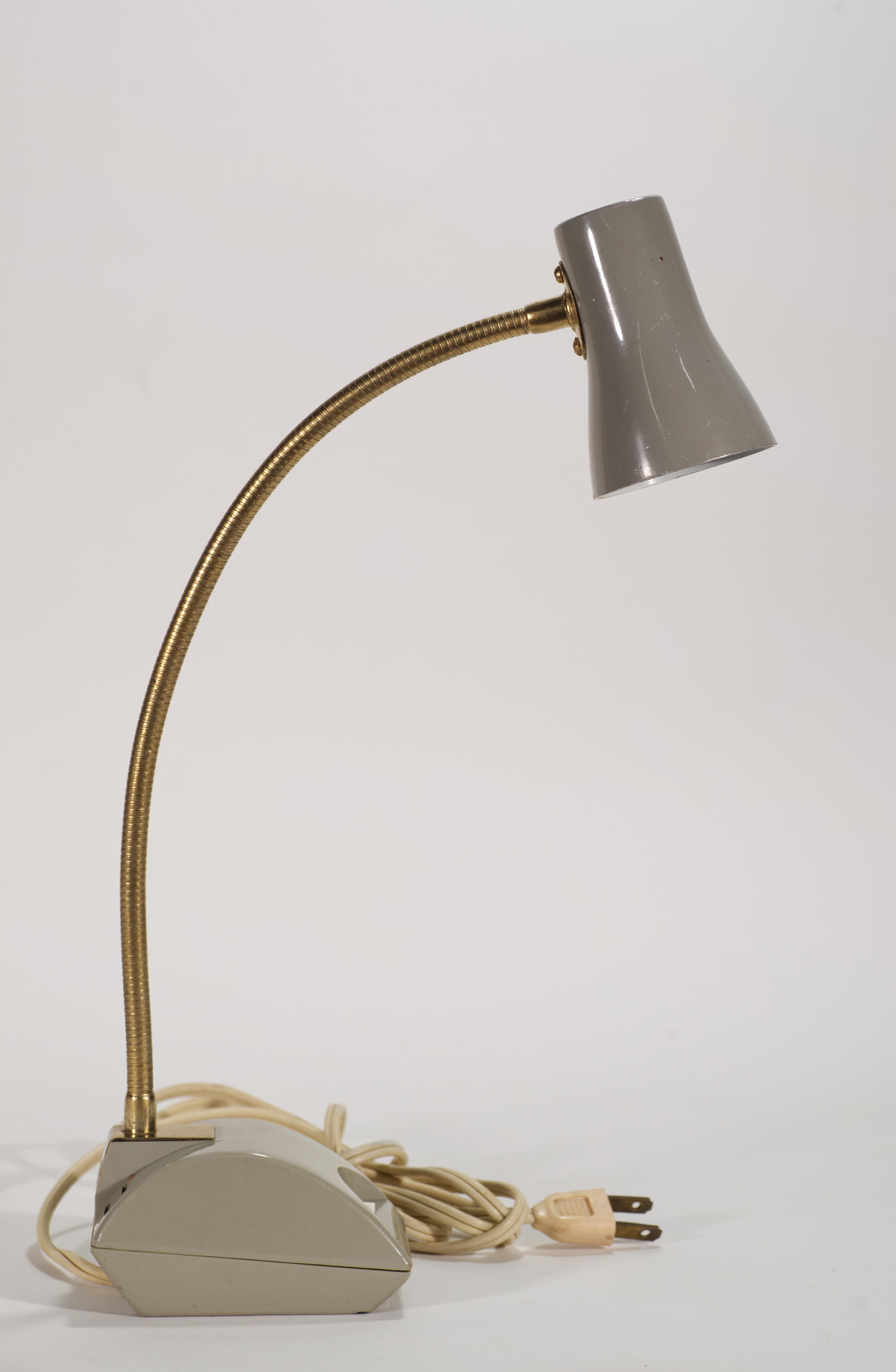 Japanese Ascent Gooseneck Table Lamp, 1970s. In Fair Condition In Clifton Springs, NY