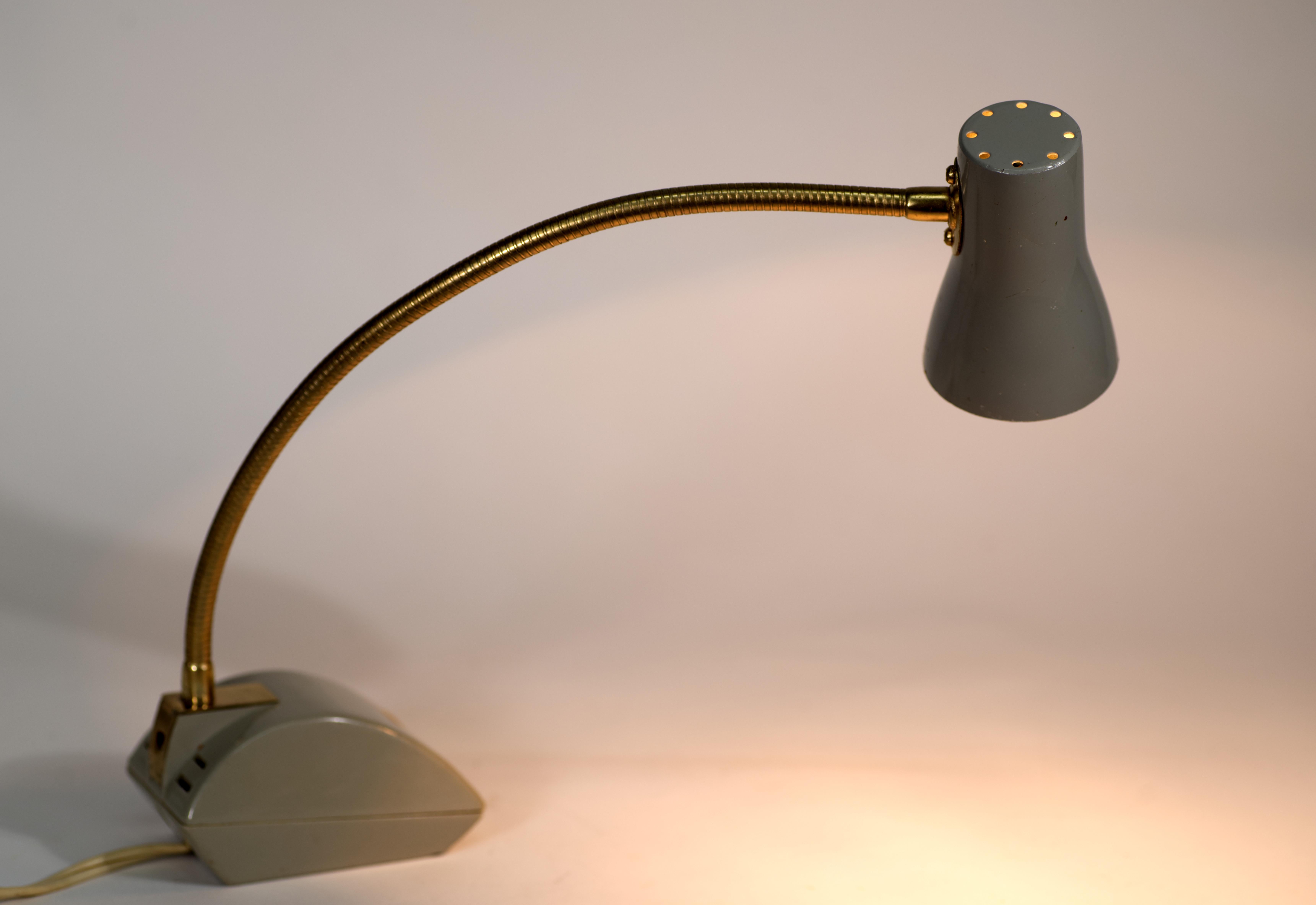 Japanese Ascent Gooseneck Table Lamp, 1970s. 2
