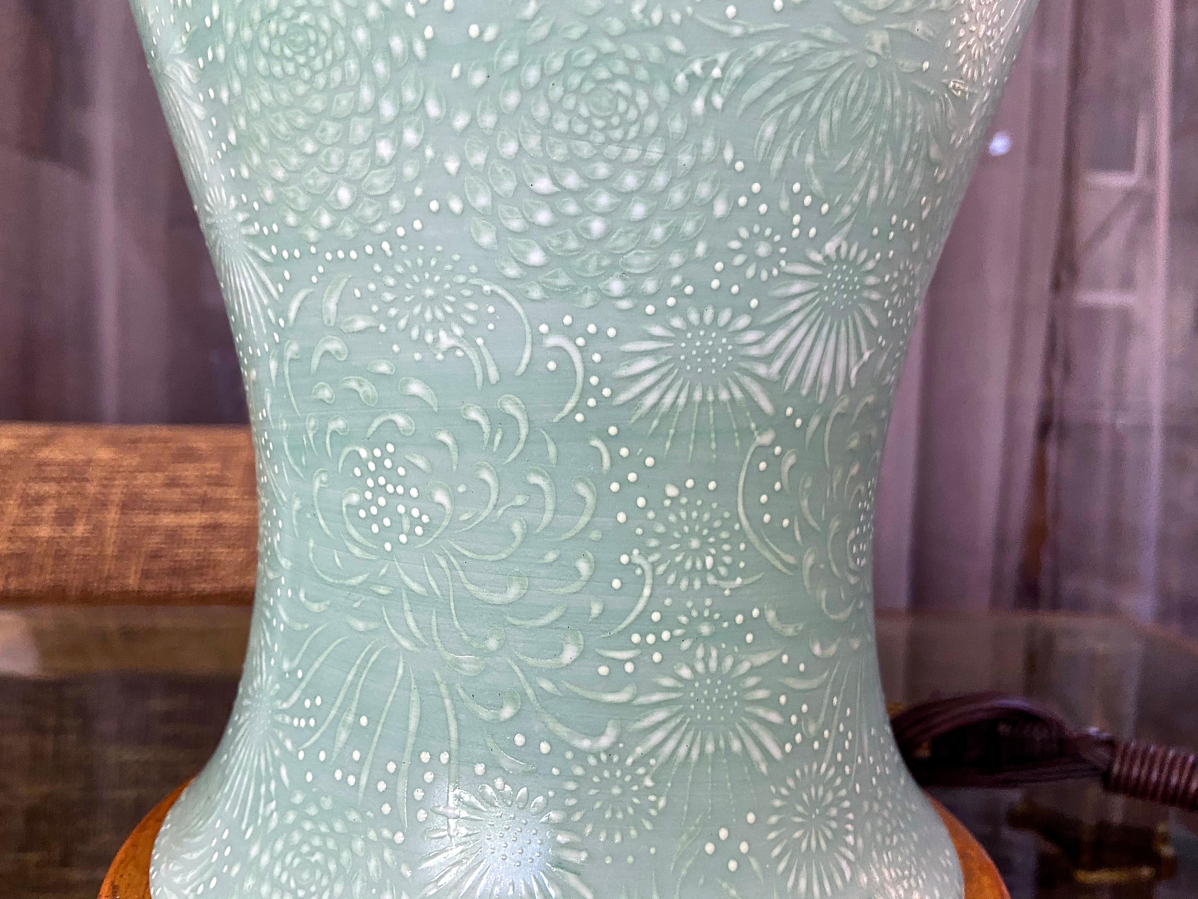 Japanese Asian 1930s Celadon Green Porcelain Table Lamp For Sale 2