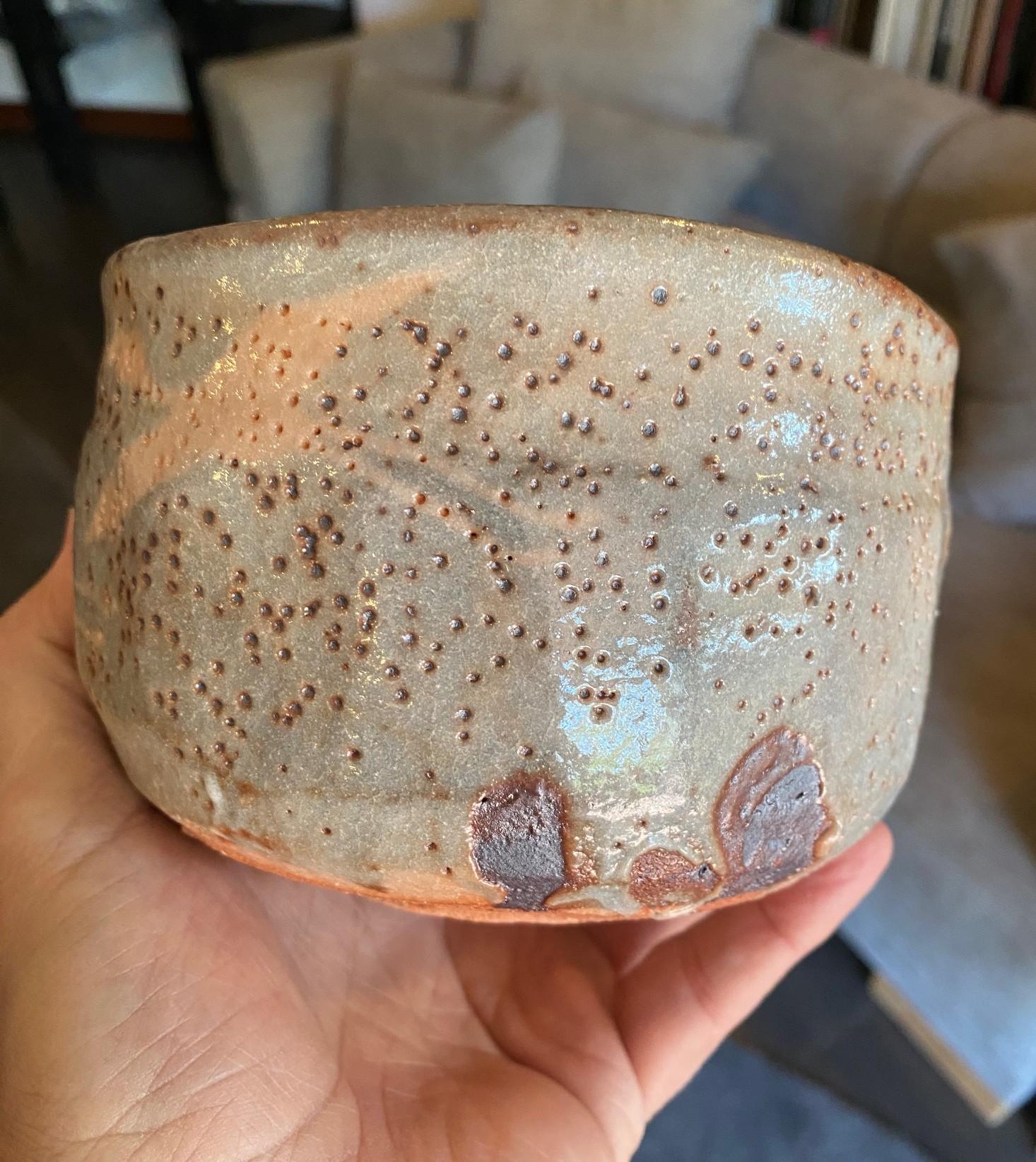 Japanese Asian Antique Shino Yaki Ware Studio Pottery Wabi-Sabi Chawan Tea Bowl For Sale 5