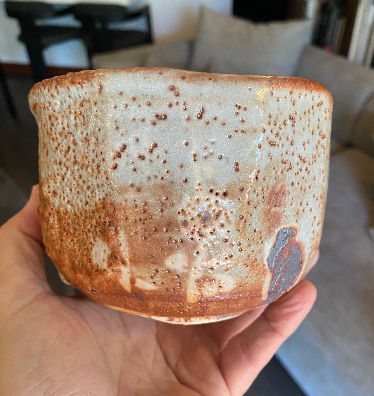 Japanische asiatische antike Shino Yaki Ware Studio Pottery Wabi-Sabi Chawan-Teeschale aus Japan im Angebot 5