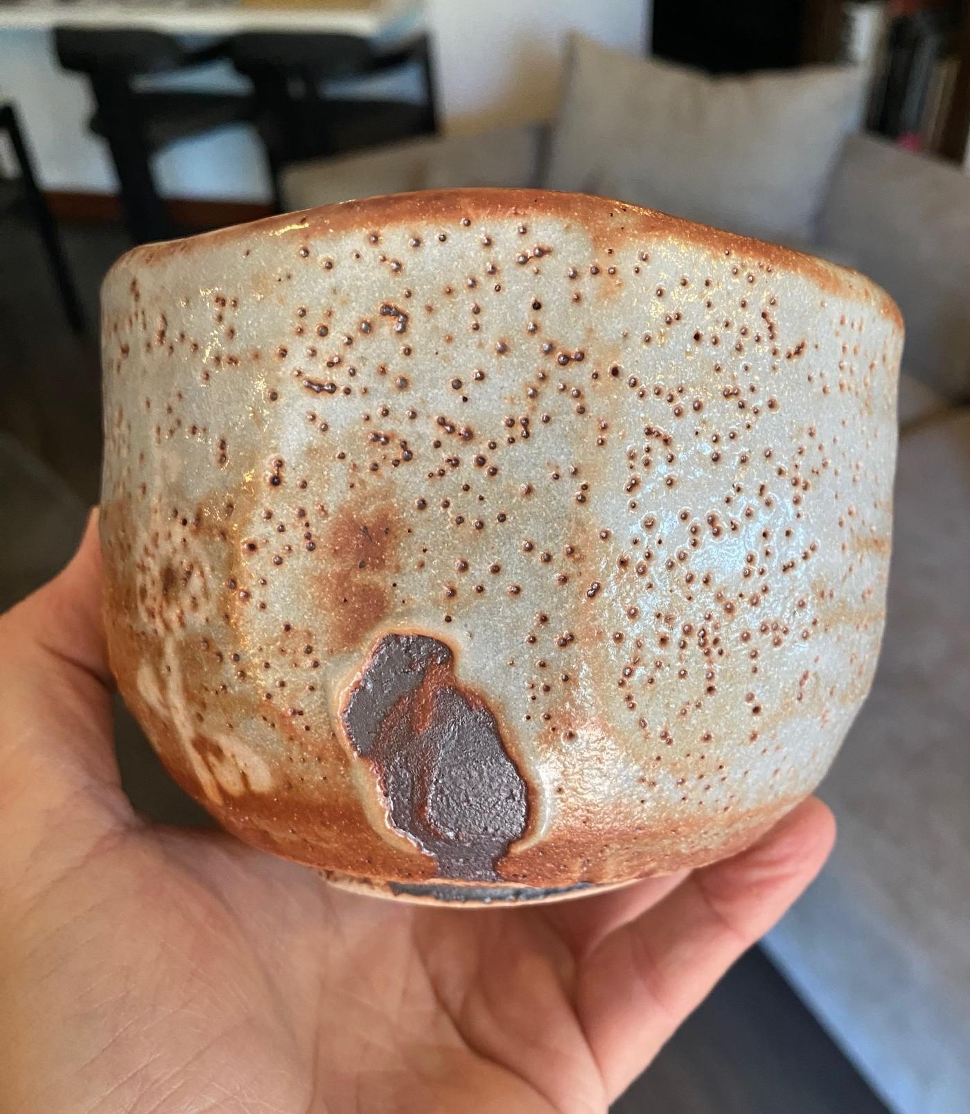Japanische asiatische antike Shino Yaki Ware Studio Pottery Wabi-Sabi Chawan-Teeschale aus Japan im Angebot 6