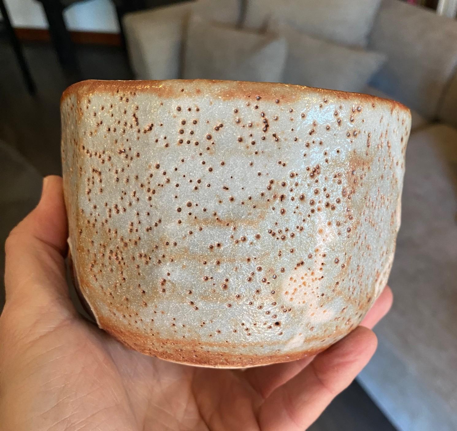 Japanische asiatische antike Shino Yaki Ware Studio Pottery Wabi-Sabi Chawan-Teeschale aus Japan im Angebot 7