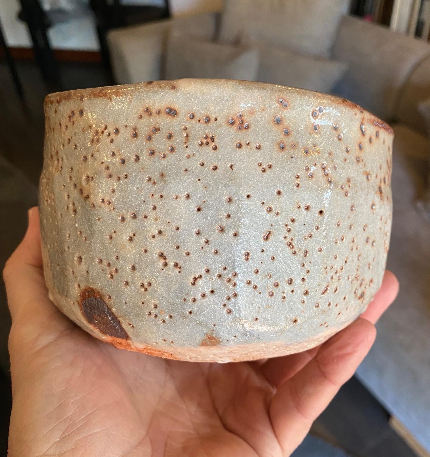 Japanese Asian Antique Shino Yaki Ware Studio Pottery Wabi-Sabi Chawan Tea Bowl For Sale 9