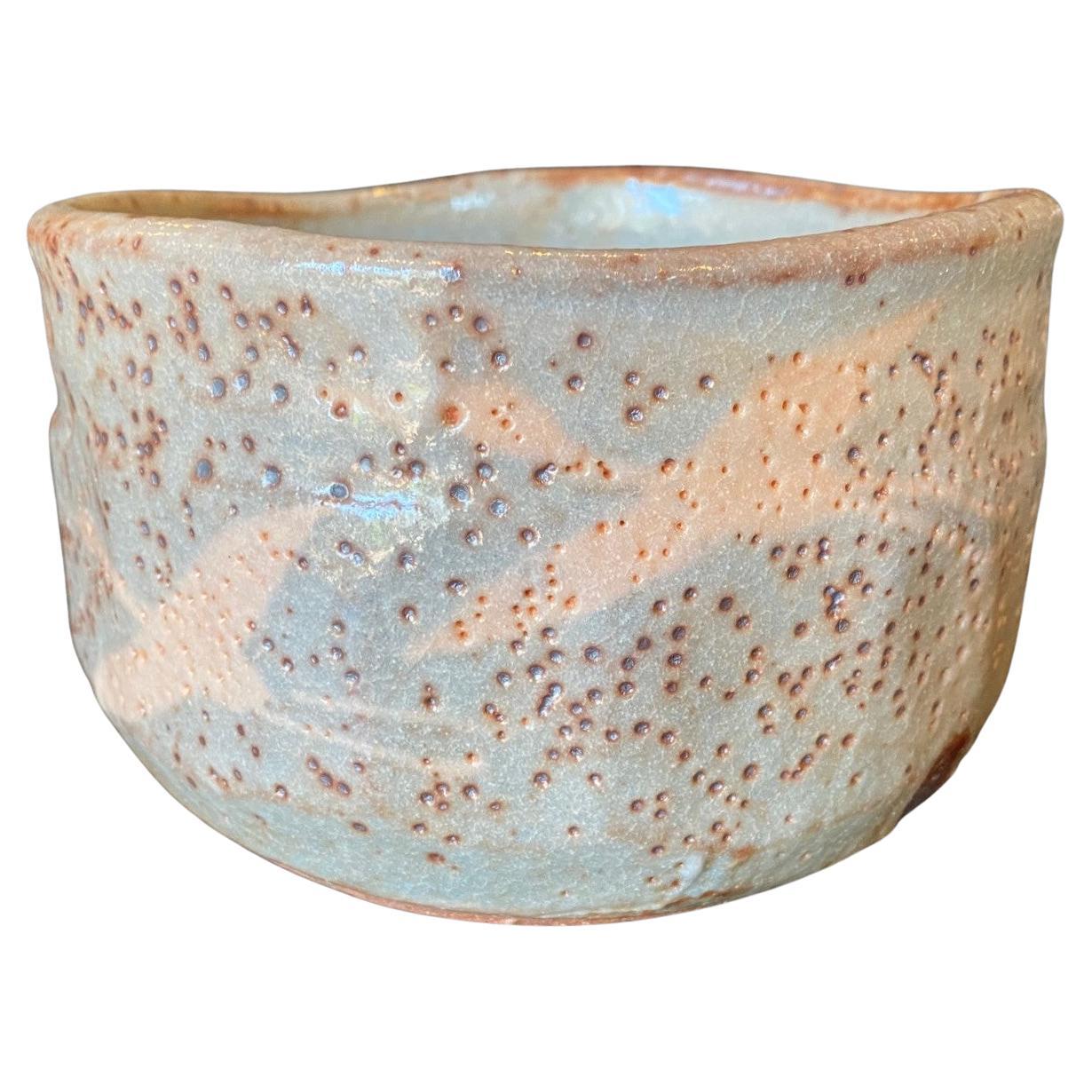 Japanische asiatische antike Shino Yaki Ware Studio Pottery Wabi-Sabi Chawan-Teeschale aus Japan