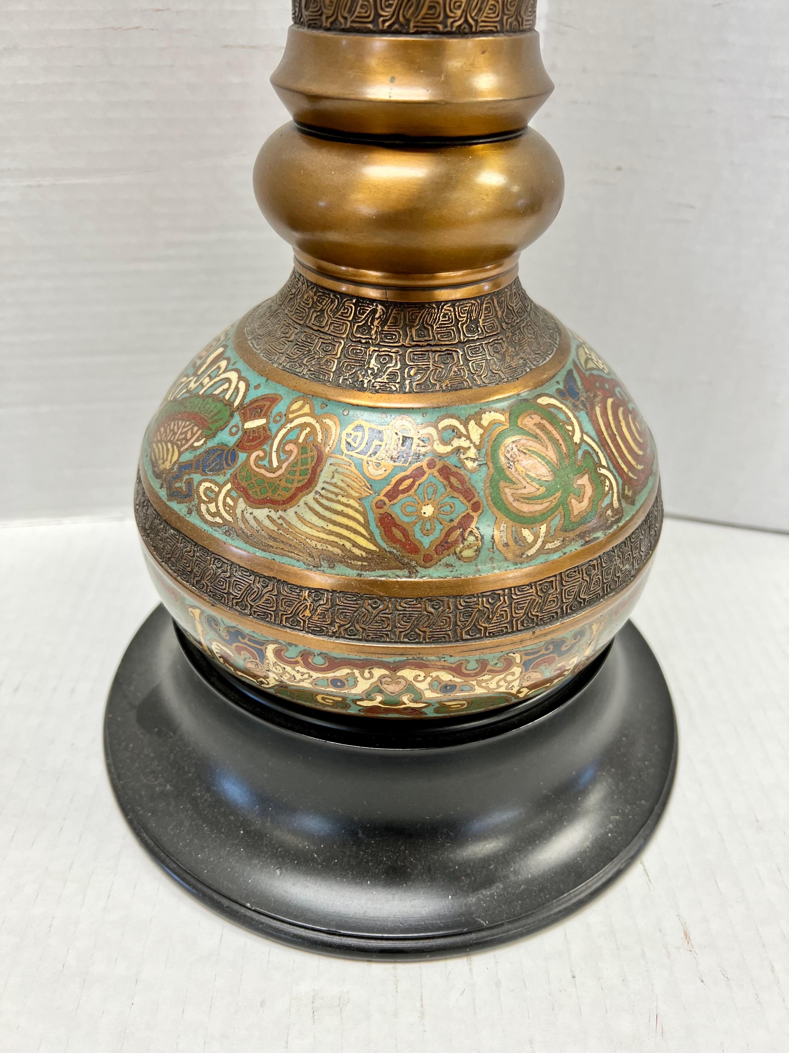 Chinoiserie Japanese Asian Brass Champleve Cloissone Table Lamp For Sale