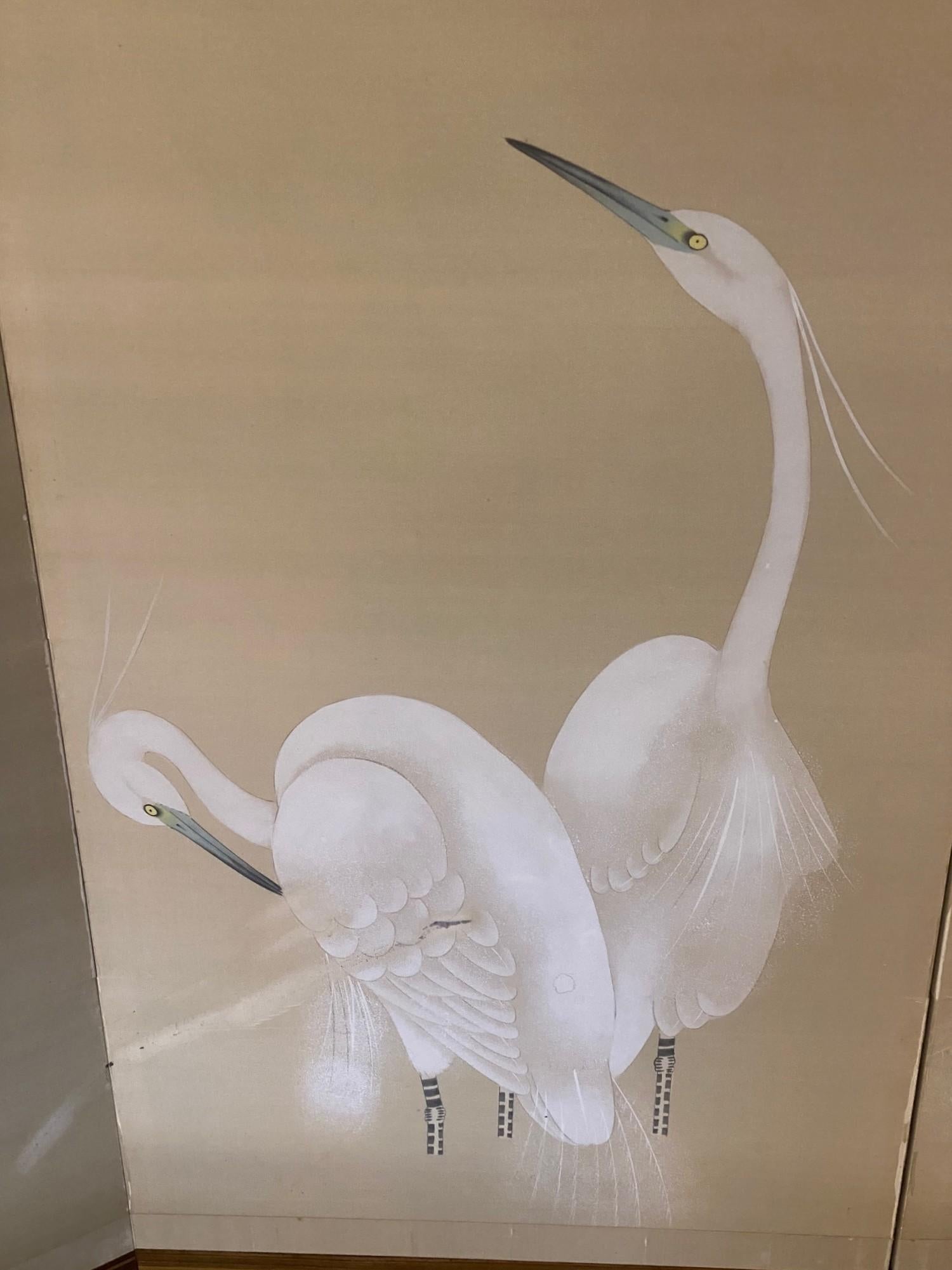 Japanische asiatische vier Panel Folding Byobu Bildschirm von weißen Kranichen und Vollmond (Seide) im Angebot