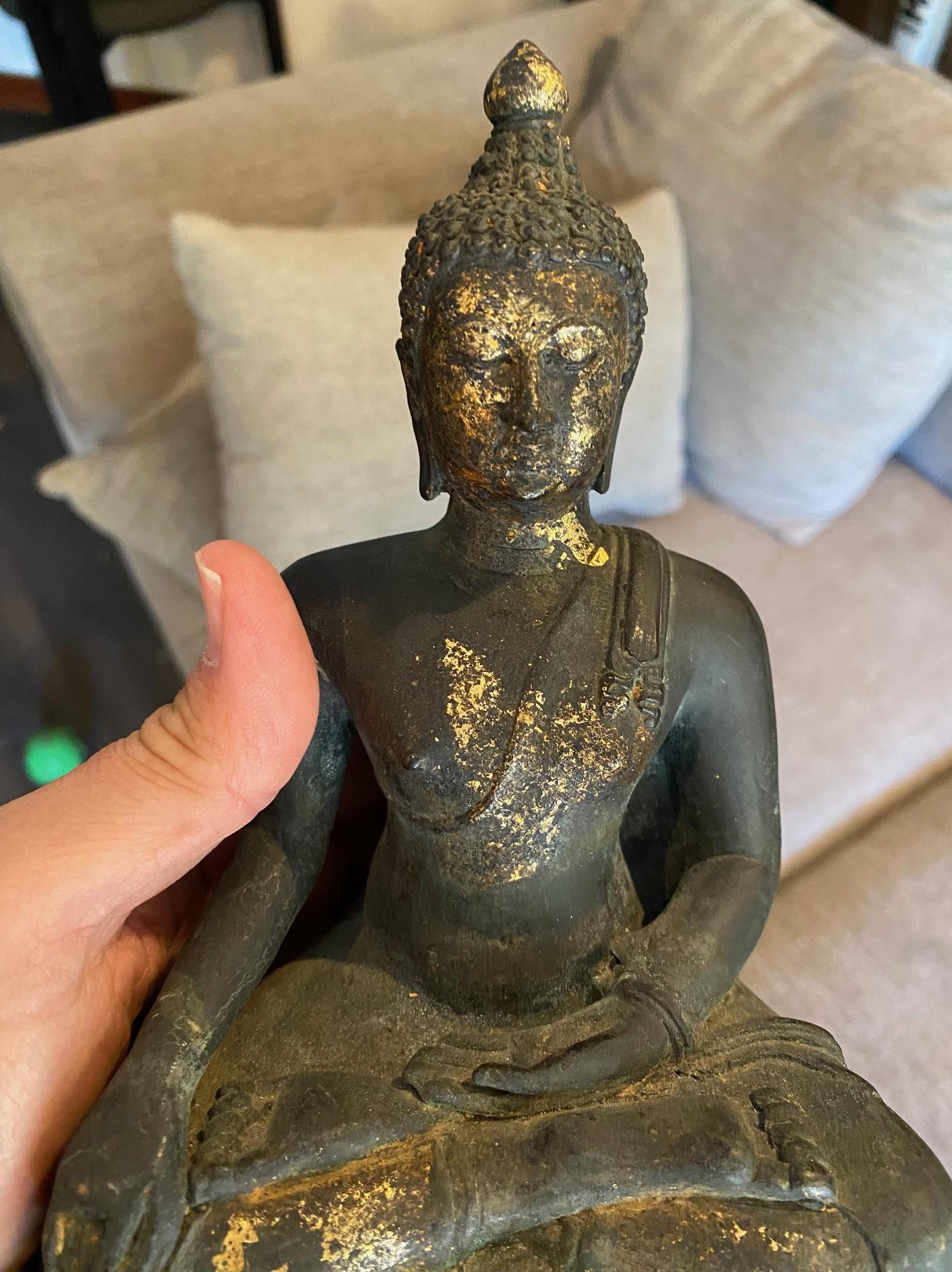 Escultura Estatua Japonesa Asiática Meiji Buda Sentado Amida Nyorai Bronce y Dorado en venta 8