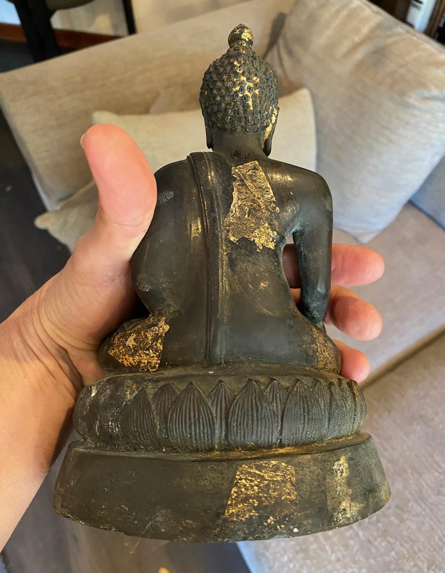 Escultura Estatua Japonesa Asiática Meiji Buda Sentado Amida Nyorai Bronce y Dorado en venta 9