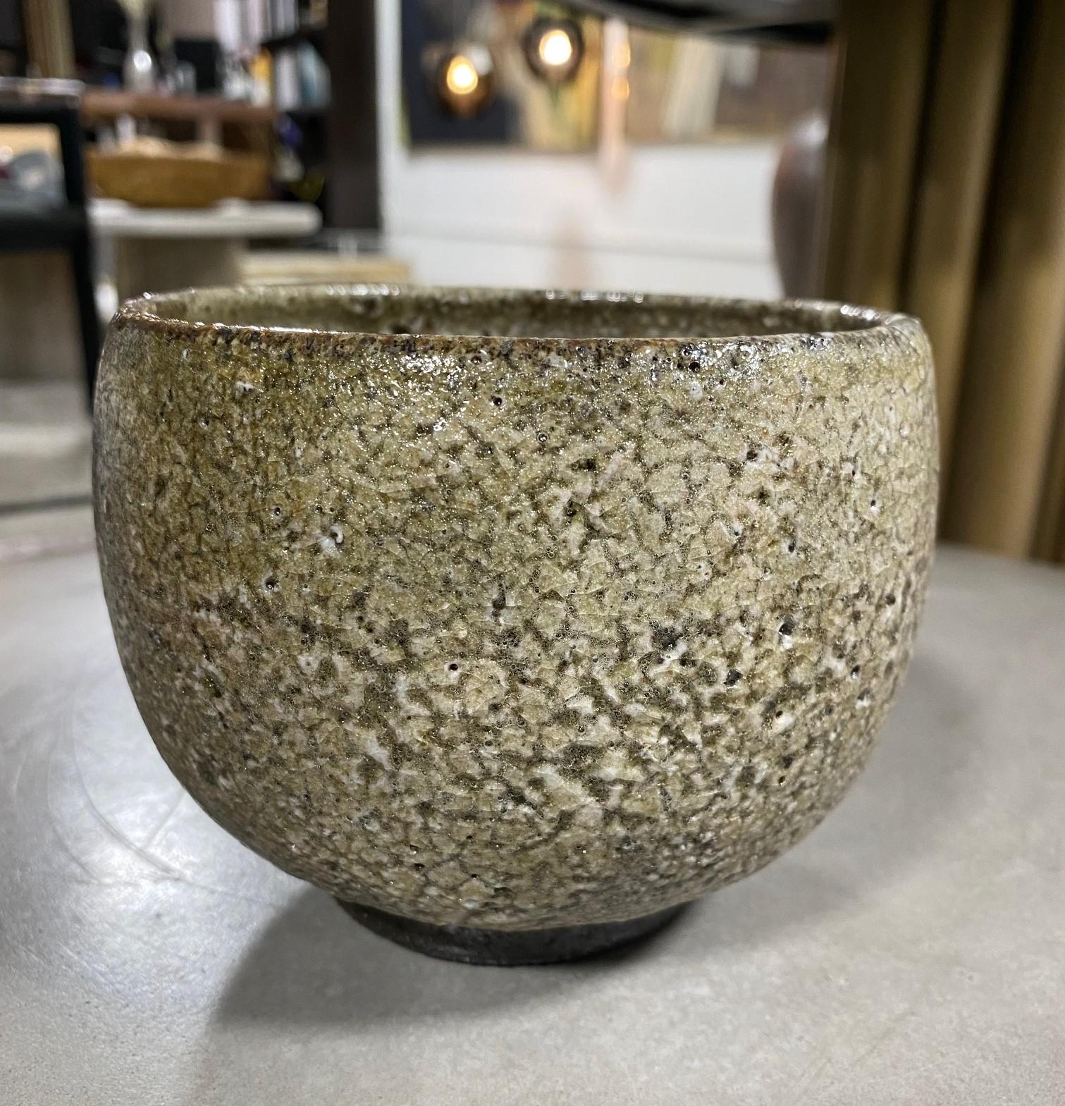 Japanese Asian Shino Hagi Yaki Ware Studio Pottery Wabi-Sabi Chawan Tea Bowl In Good Condition In Studio City, CA