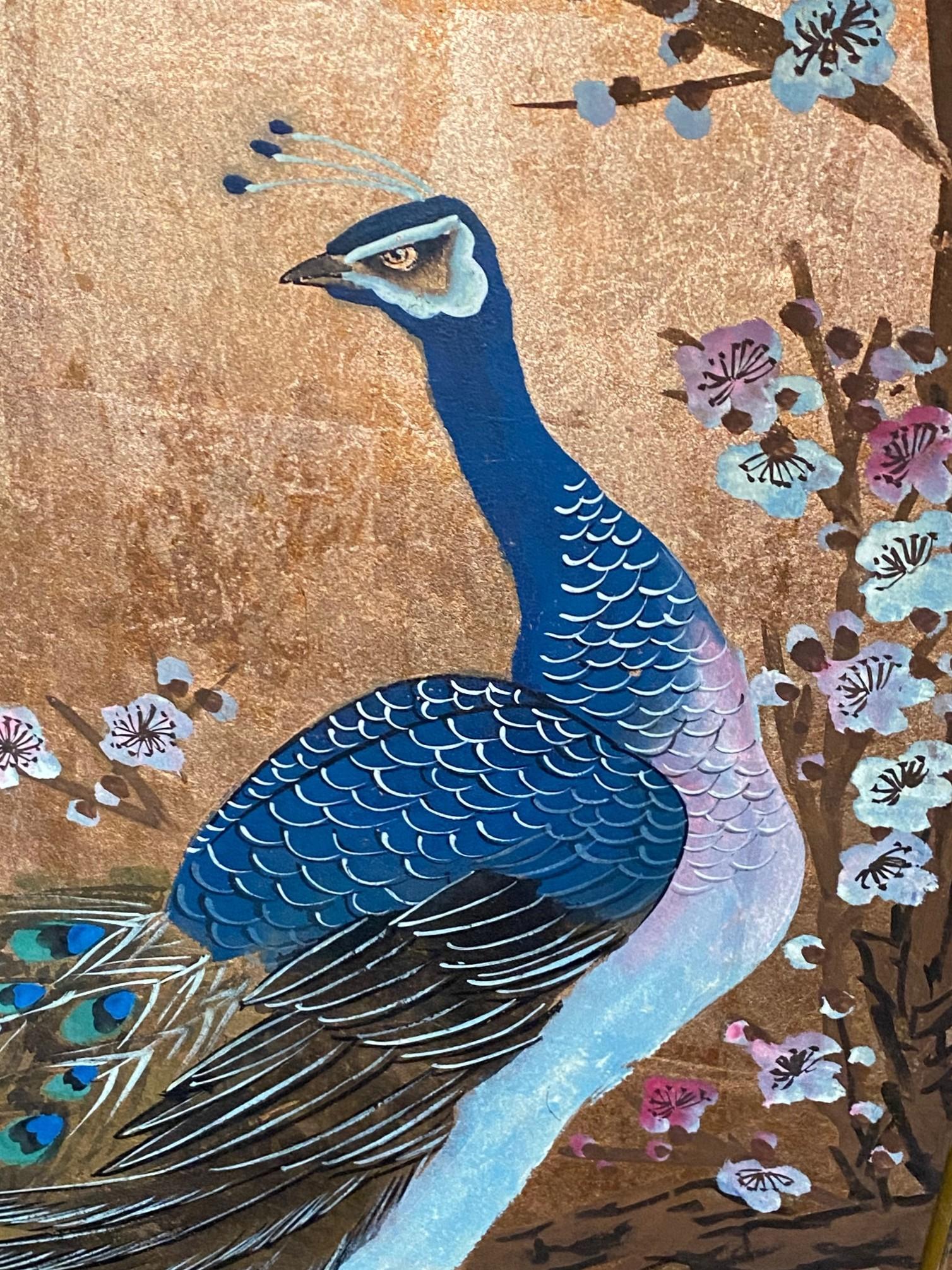 XX secolo Paravento giapponese asiatico firmato a quattro pannelli Foldes Byobu con pavone e fiori di ciliegio in vendita