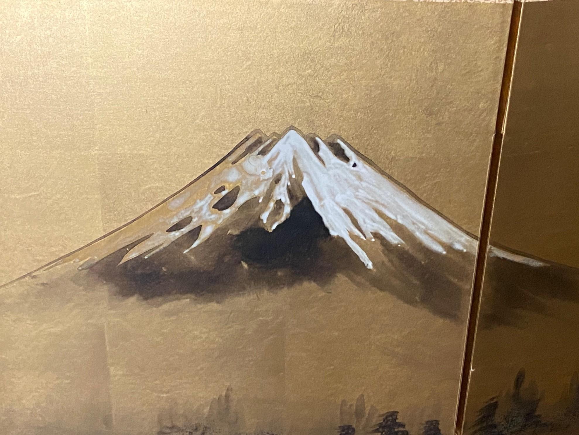 XX secolo Paravento Byobu giapponese firmato a quattro pannelli pieghevoli con paesaggio del Monte MT Fuji in vendita