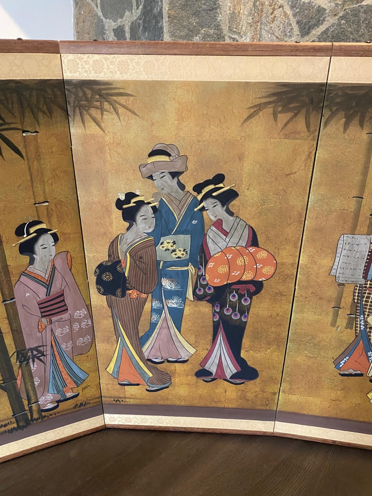 Japanese Asian Signed Four-Panel Folding Byobu Showa Screen of Performing Geisha In condizioni buone in vendita a Studio City, CA