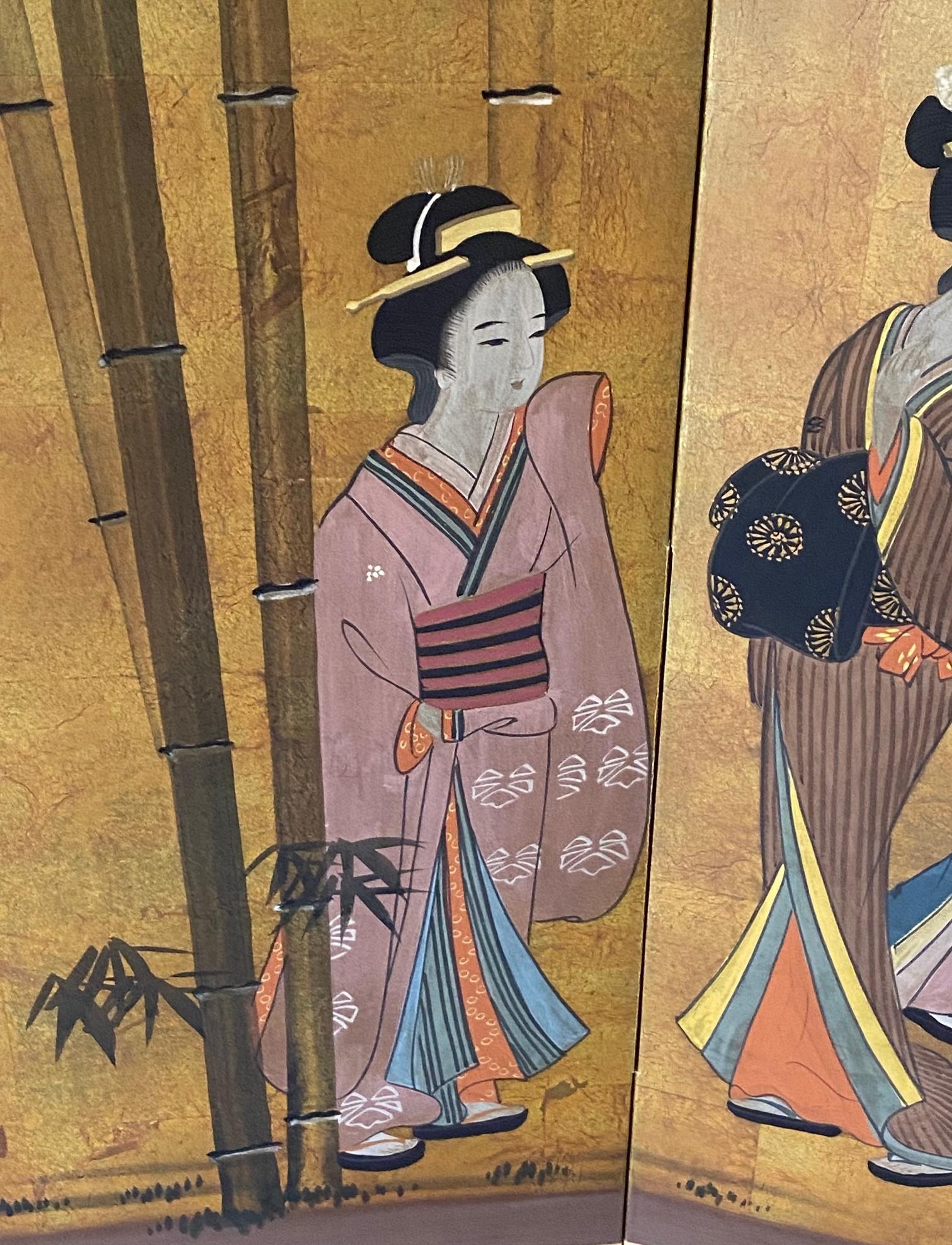 Foglia d’oro Japanese Asian Signed Four-Panel Folding Byobu Showa Screen of Performing Geisha in vendita