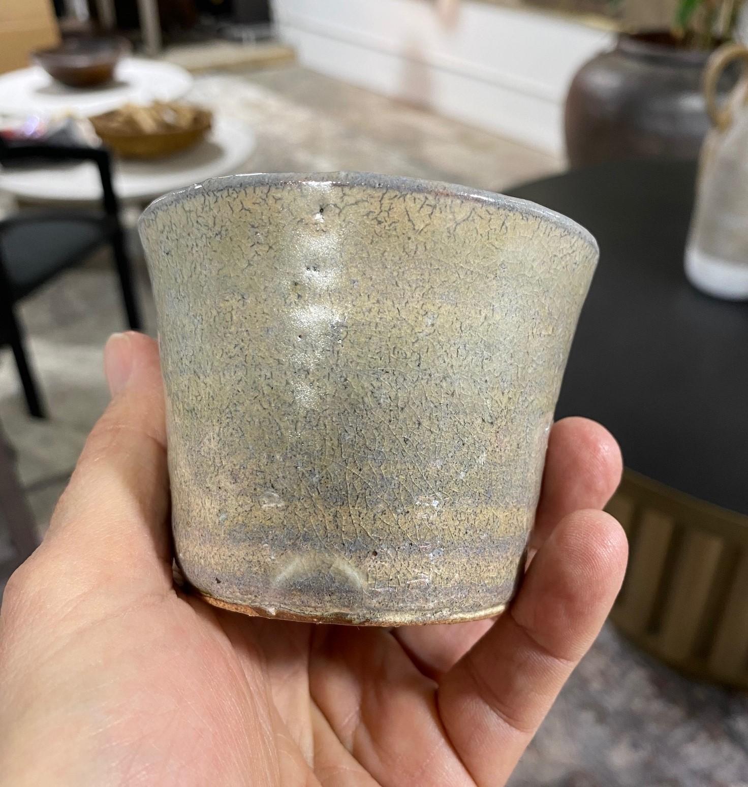 Tasse à thé japonaise asiatique en céramique émaillée signée Wabi-Sabi Yunomi, art populaire en vente 2