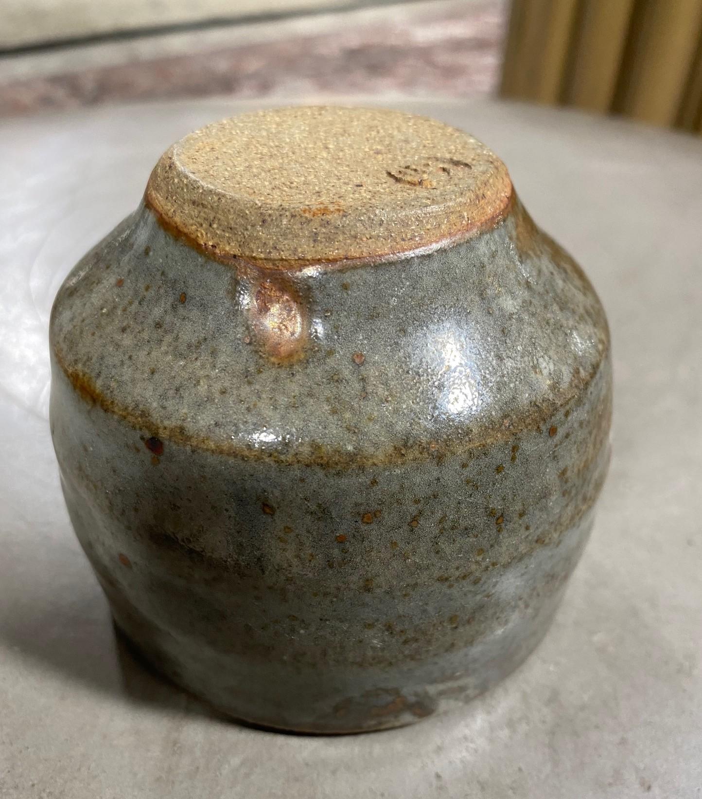 Japanese Asian Signed Glazed Pottery Ceramic Folk Art Wabi-Sabi Yunomi Teacup For Sale 4