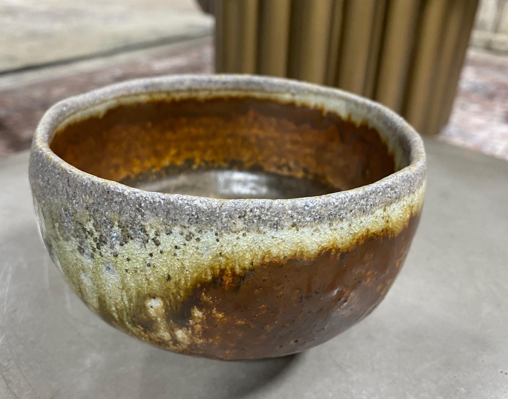 Showa Japanese Asian Signed Studio Pottery Wabi-Sabi Ceramic Glazed Chawan Tea Bowl For Sale