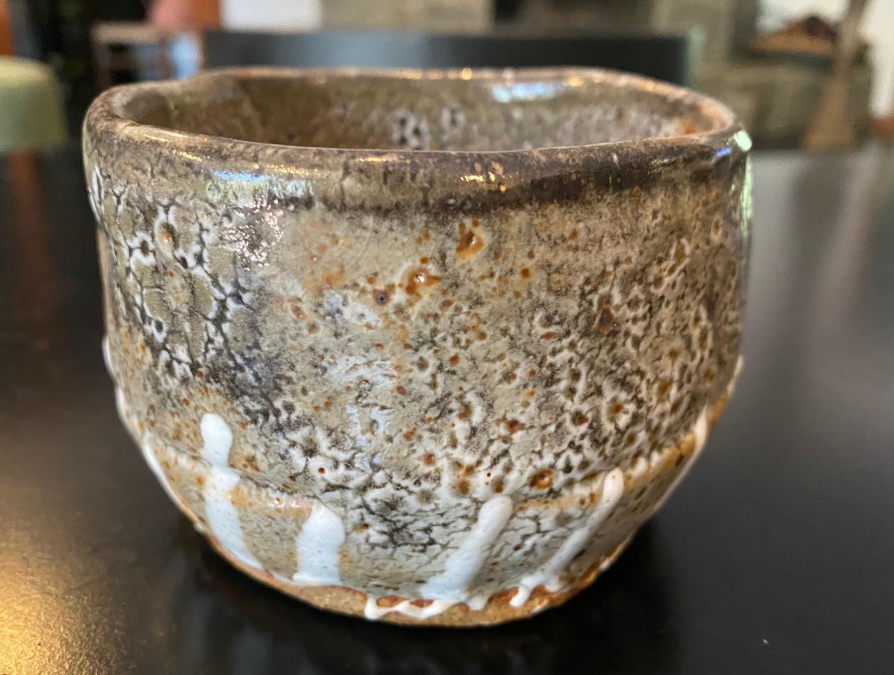 Cuit Bol à thé Chawan signé Studio Pottery Wabi-Sabi en céramique émaillée asiatique japonaise en vente