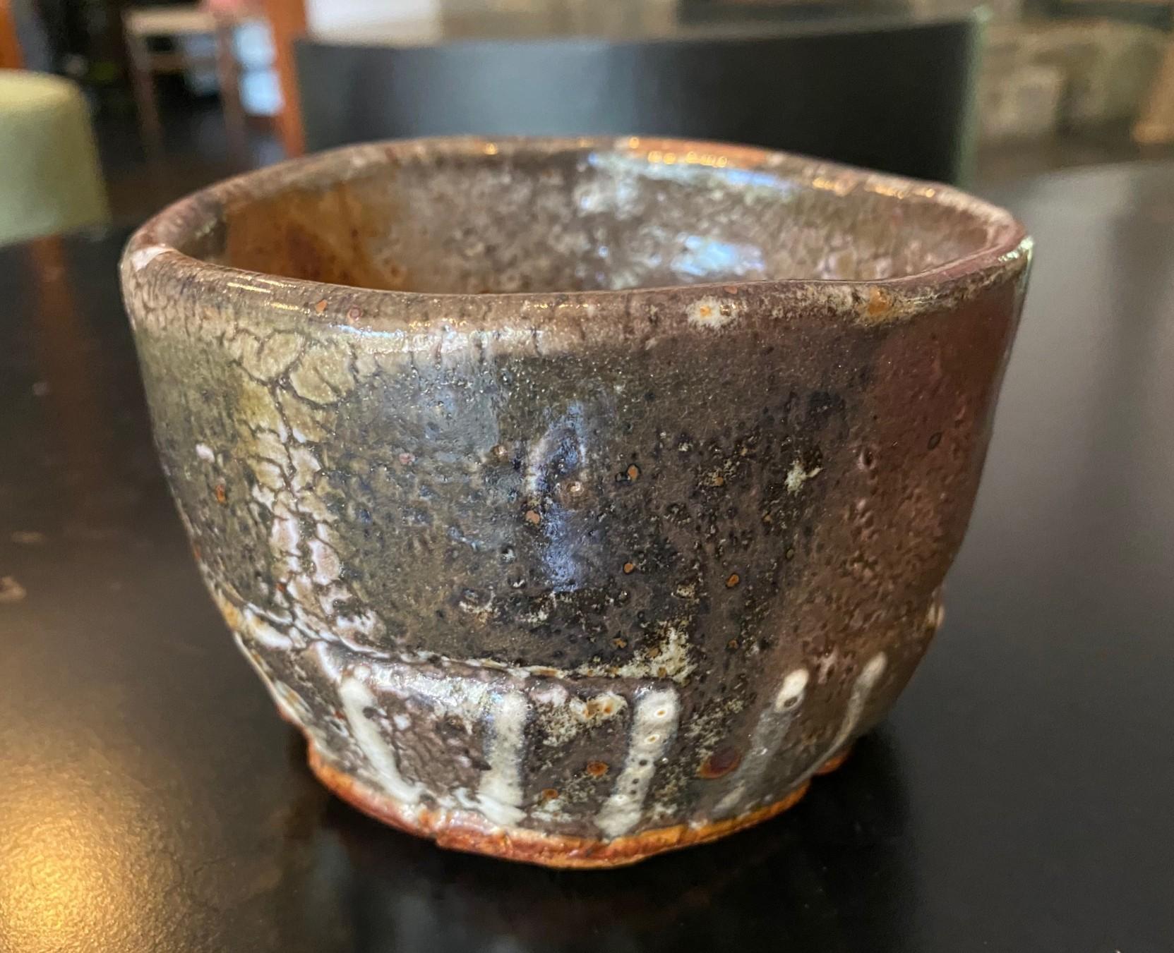 Cuit Bol à thé Chawan signé Studio Pottery Wabi-Sabi en céramique émaillée asiatique japonaise en vente