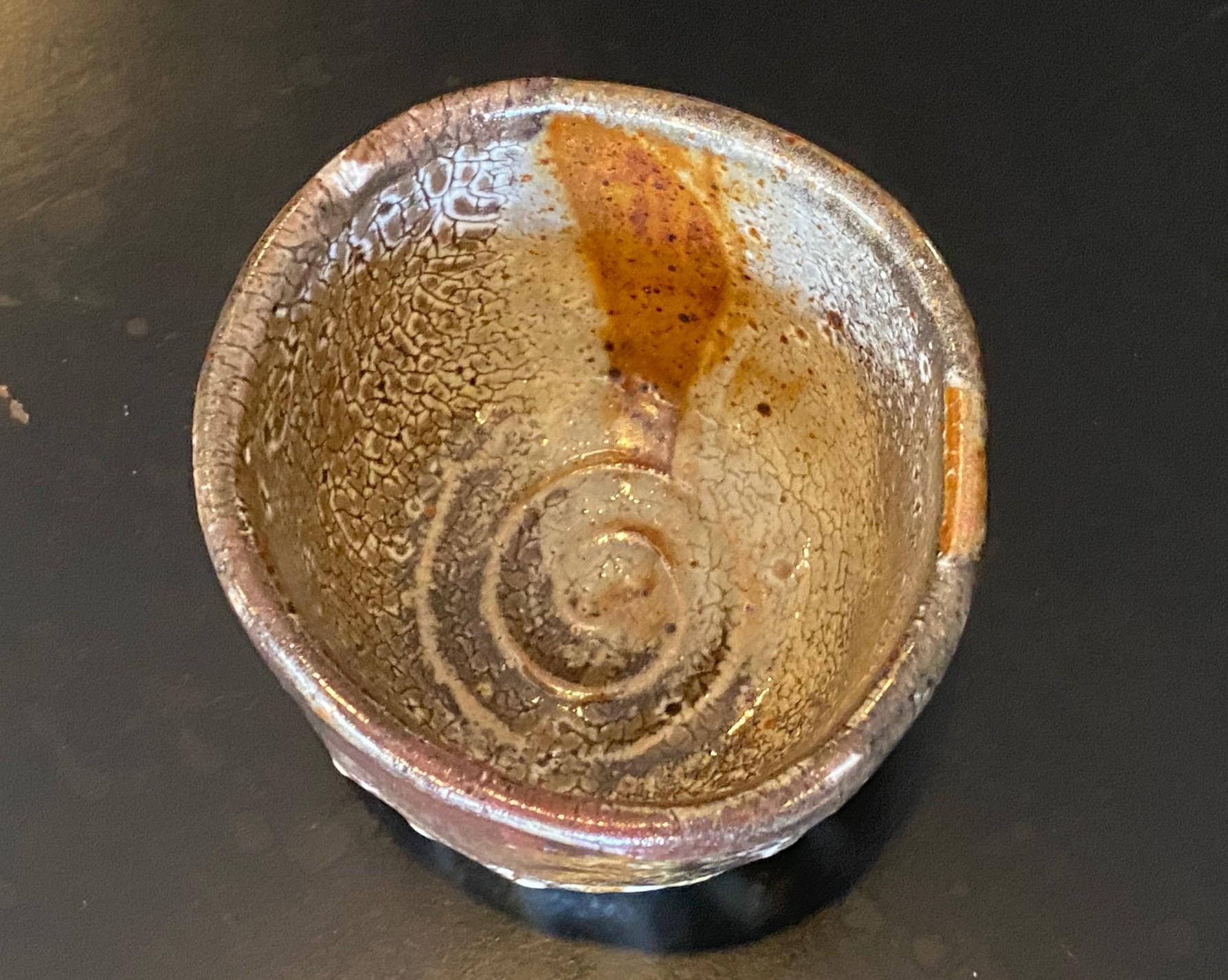 Bol à thé Chawan signé Studio Pottery Wabi-Sabi en céramique émaillée asiatique japonaise en vente 1