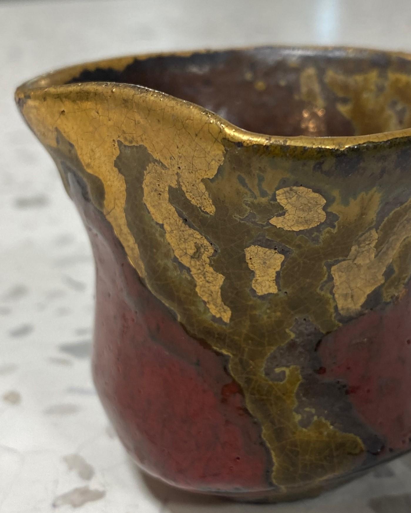 Japanese Asian Signed Studio Pottery Wabi-Sabi Red & Gold Glazed Yunomi Teacup For Sale 2