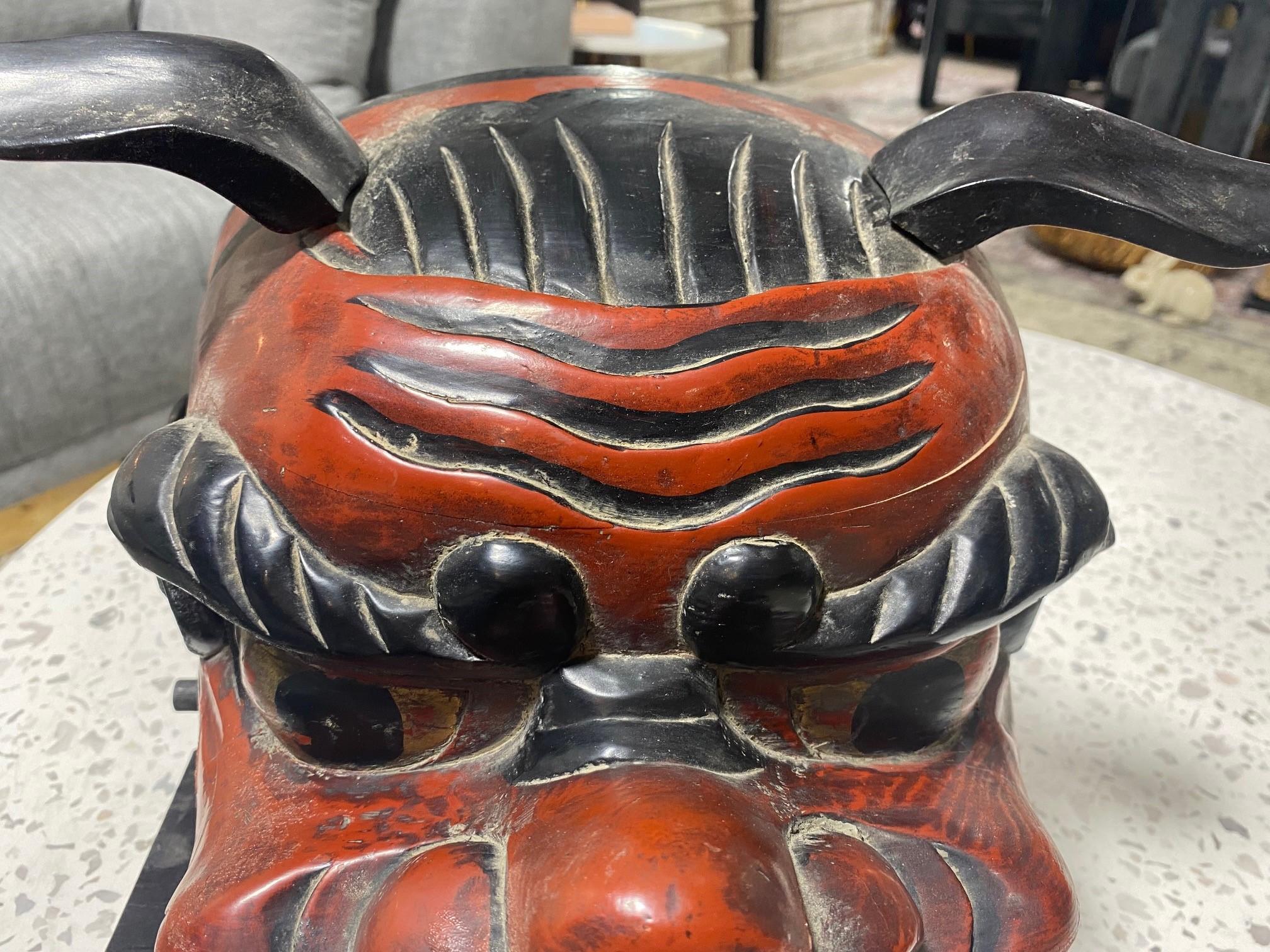 Japanische asiatische Shi Shishi Mai Löwe Tanz Gashira Noh Maske-Skulptur aus Holz im Angebot 9