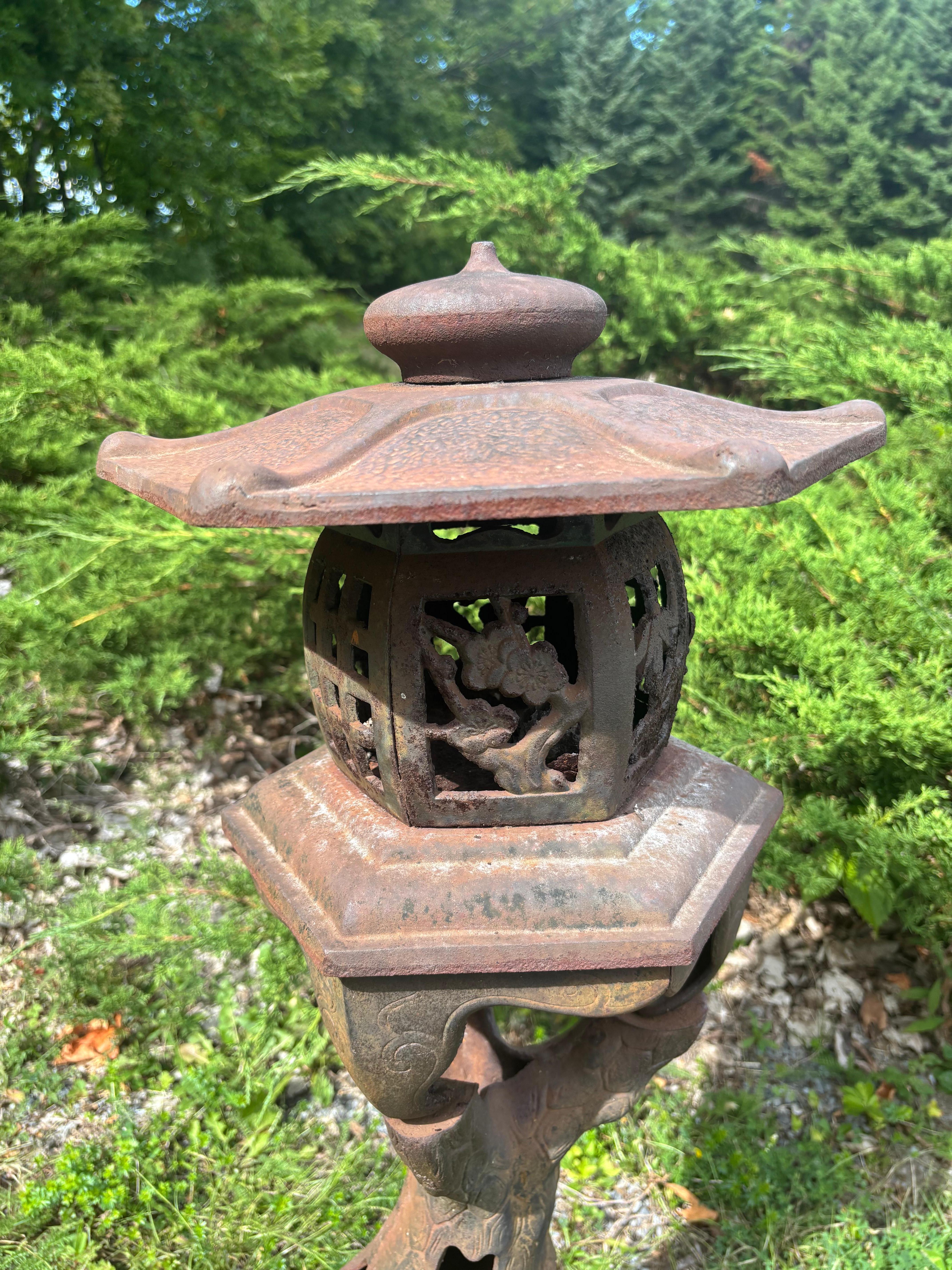 Hand-Crafted Japanese Authentic Old Garden Tree Lantern With Excellent Details For Sale