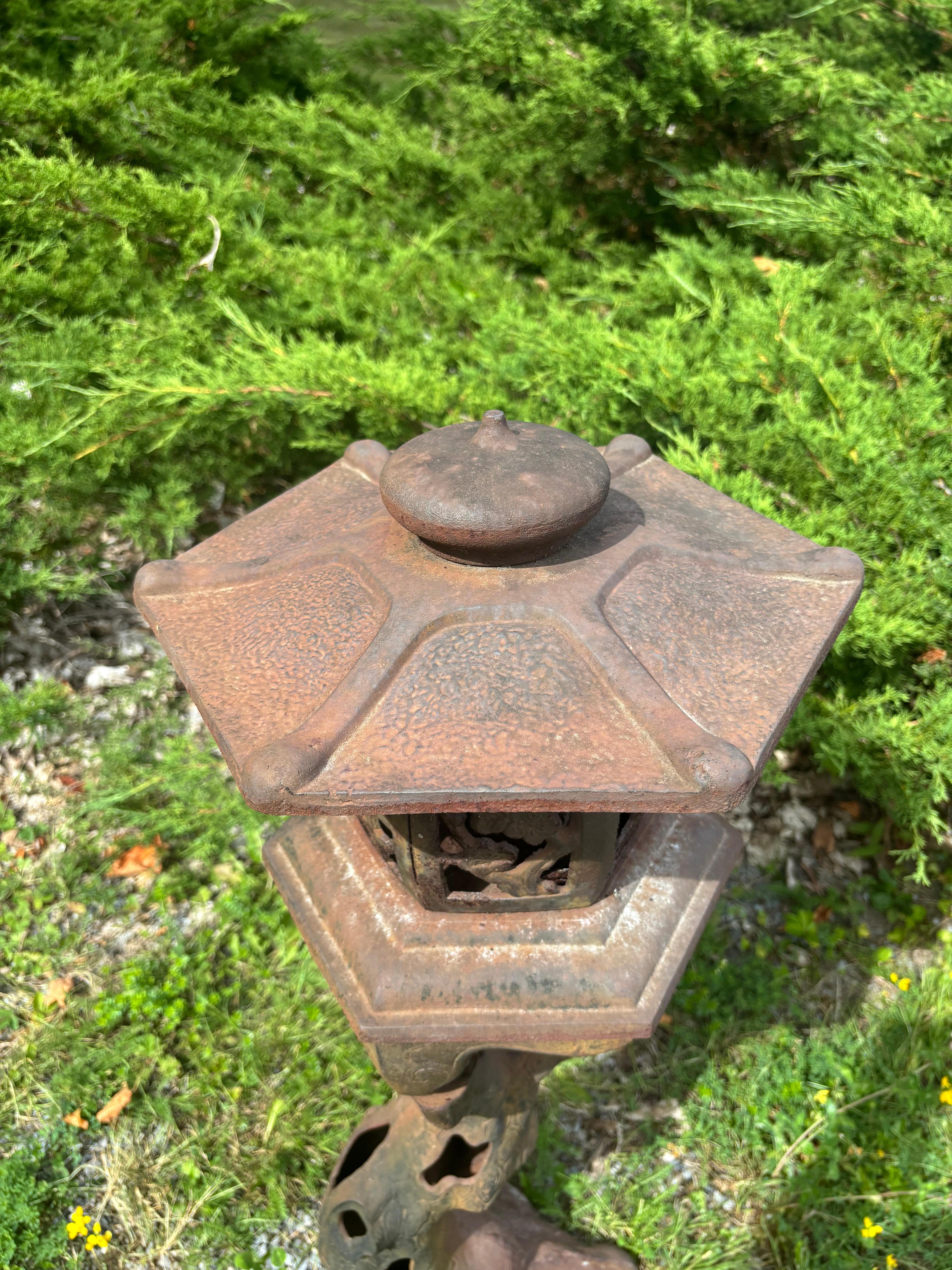Japanese Authentic Old Garden Tree Lantern With Excellent Details In Good Condition For Sale In South Burlington, VT