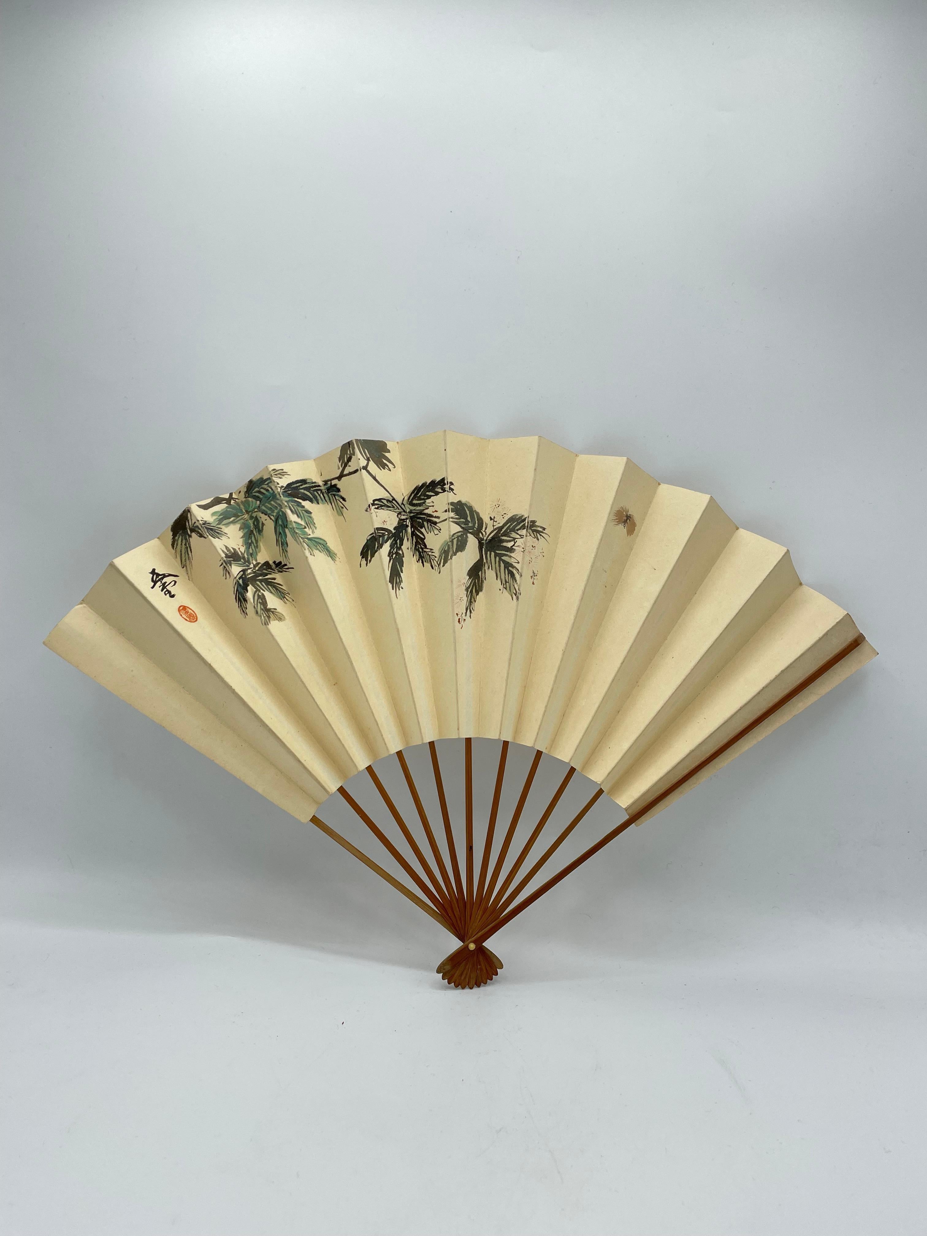 Japonais Éventail japonais imprimé en bambou et papier des années 1980 en vente