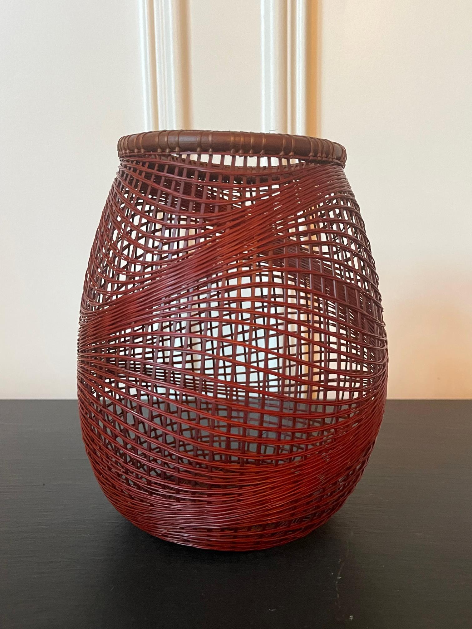 Japanischer japanischer Bambuskorb Ikebana von Abe Motoshi (21. Jahrhundert und zeitgenössisch) im Angebot