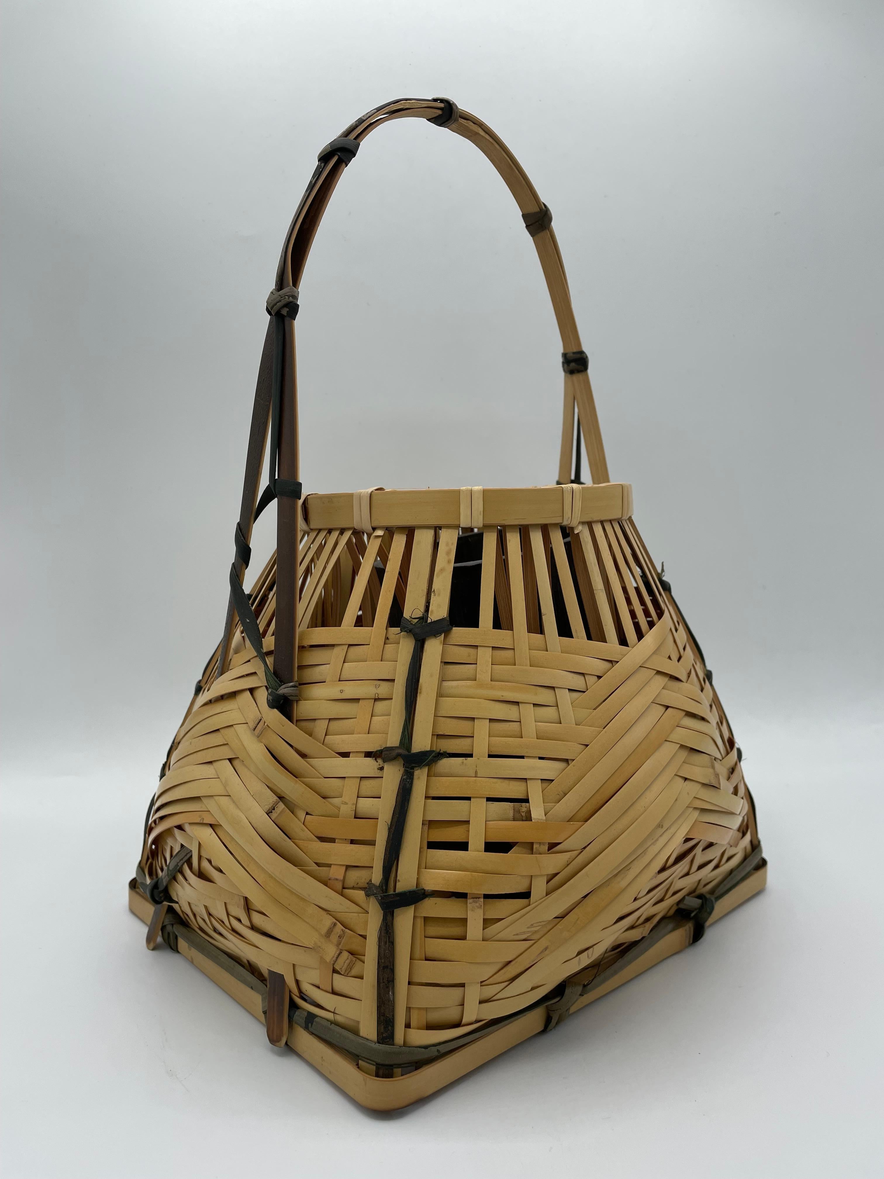 Showa Japanese Bamboo Basket  'Souzen kago' 1980s For Sale